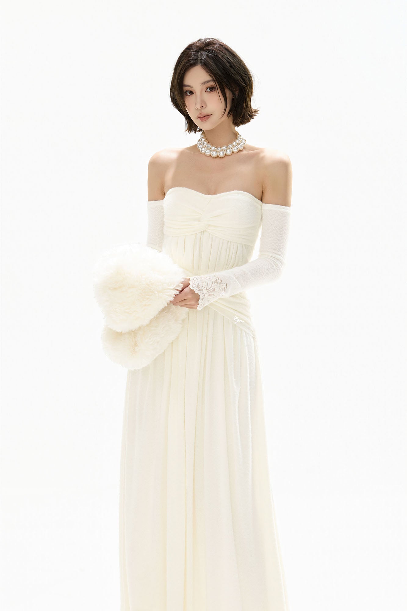CYNR Faux Fur Stole Lace Trim Maxi Dress