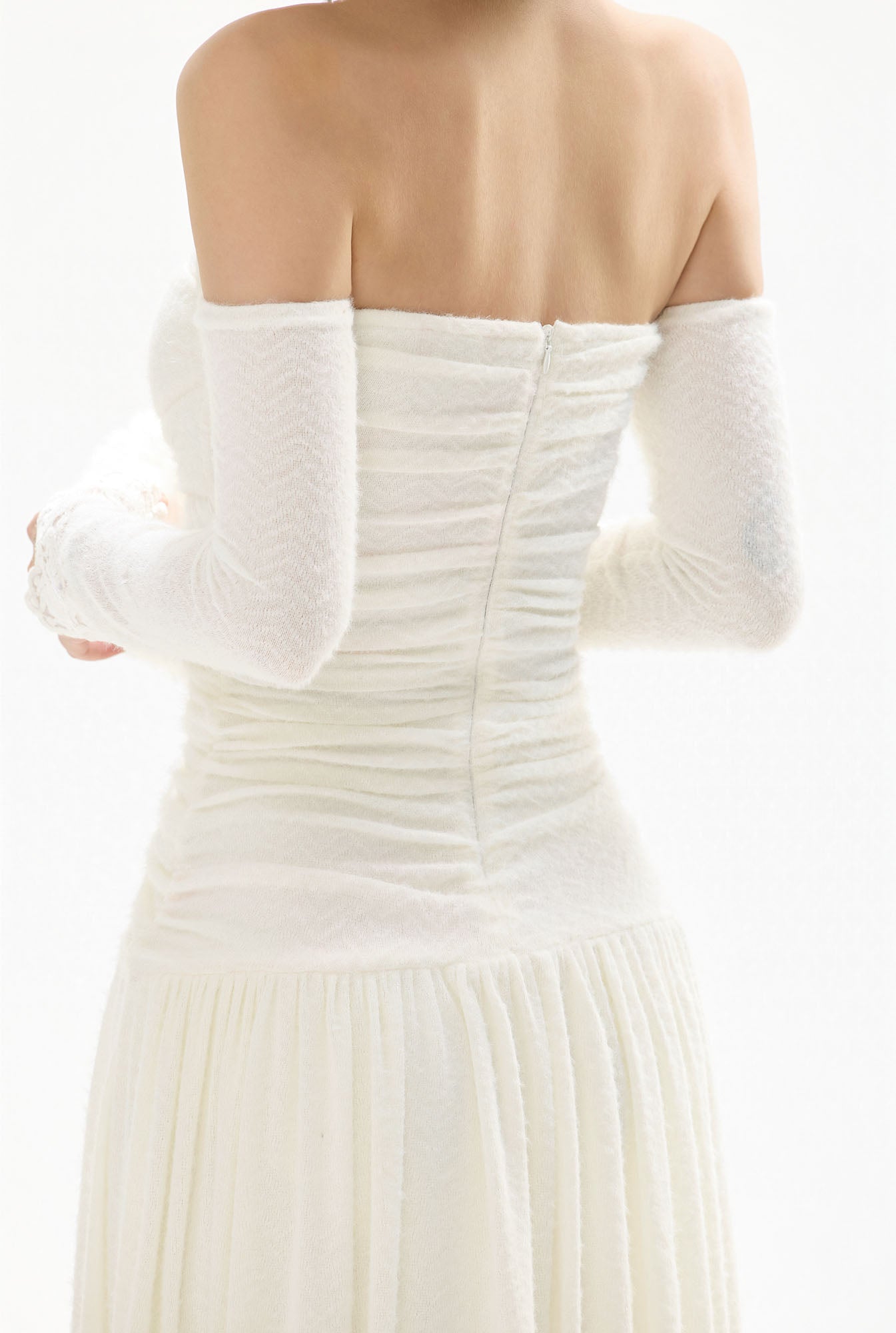 CYNR Faux Fur Stole Lace Trim Maxi Dress