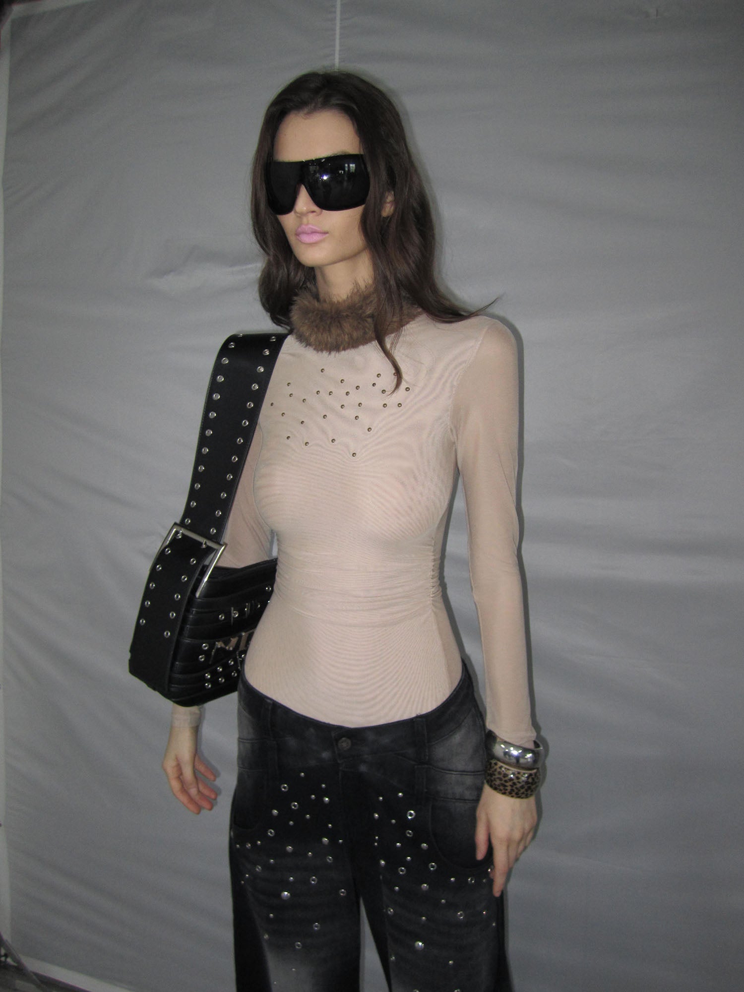 NEVER OFFEND L ANGEL Faux-Fur Collar Rivet Mesh Ruched Top