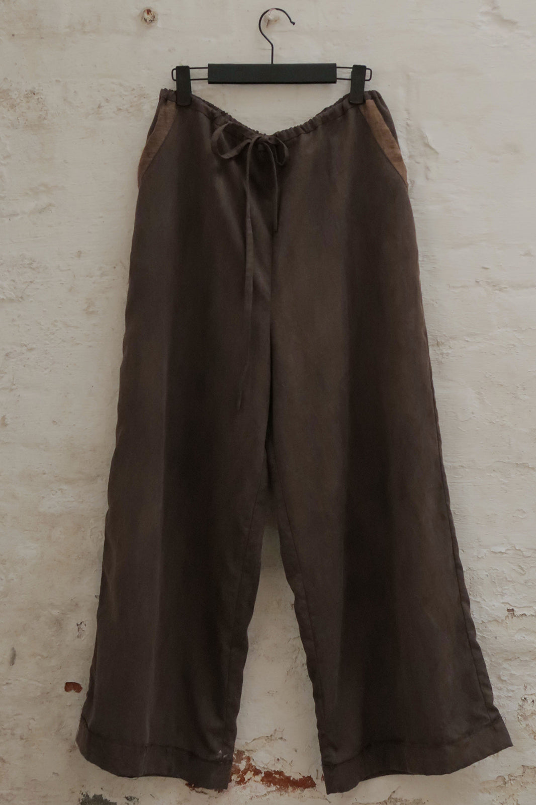 INCH LIM Contrast-Trim Drawstring Wide-Leg Pants