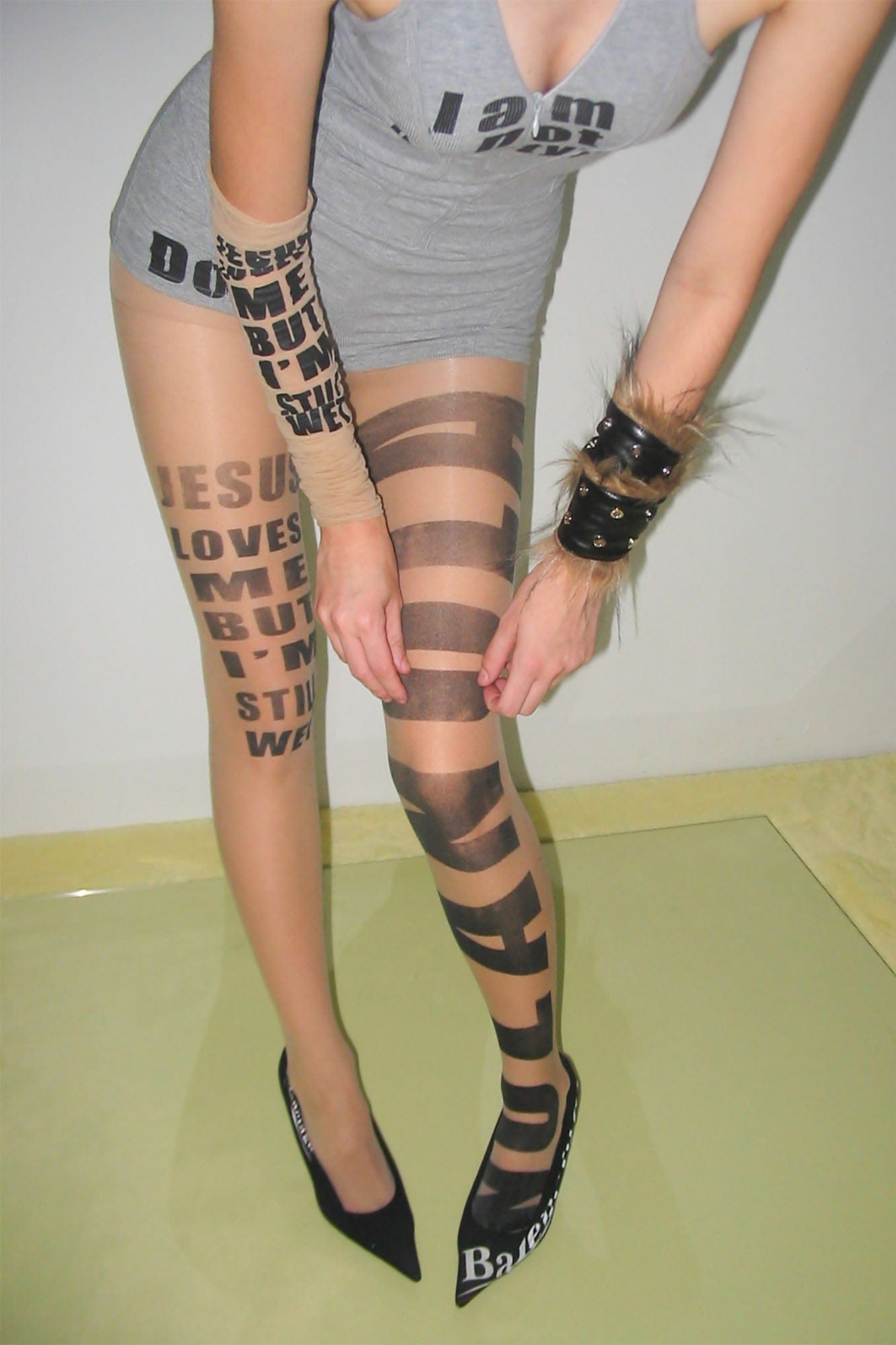 NEVER OFFEND L ANGEL Ultra-Sheer Graphic Tights