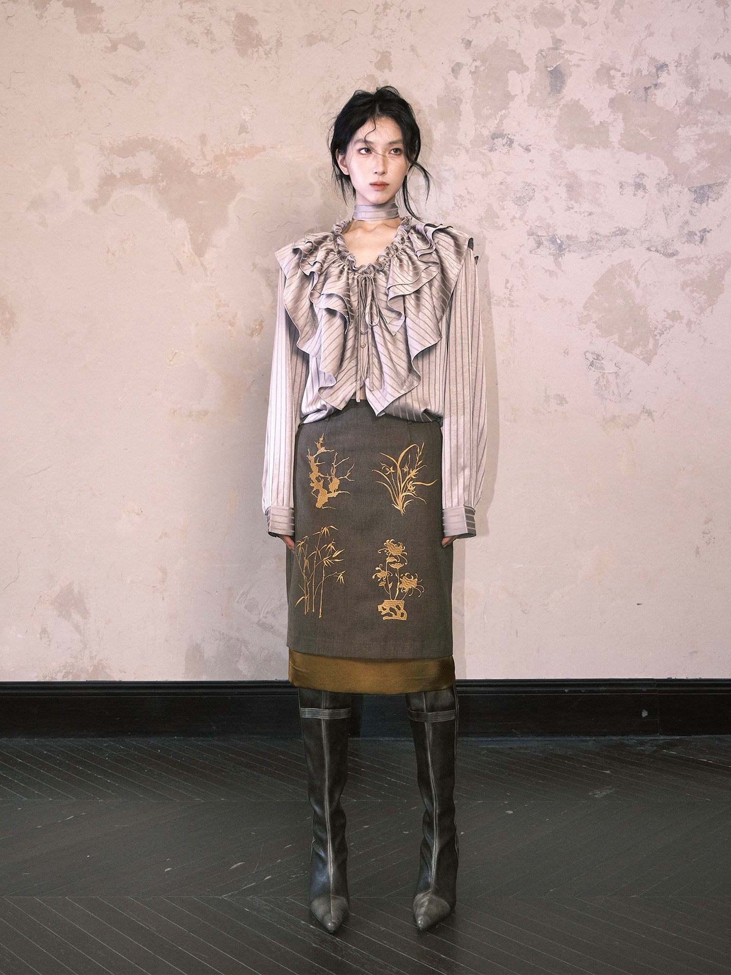 WHYNOTDANCE Gold Embroidery Contrast Hem Midi Skirt