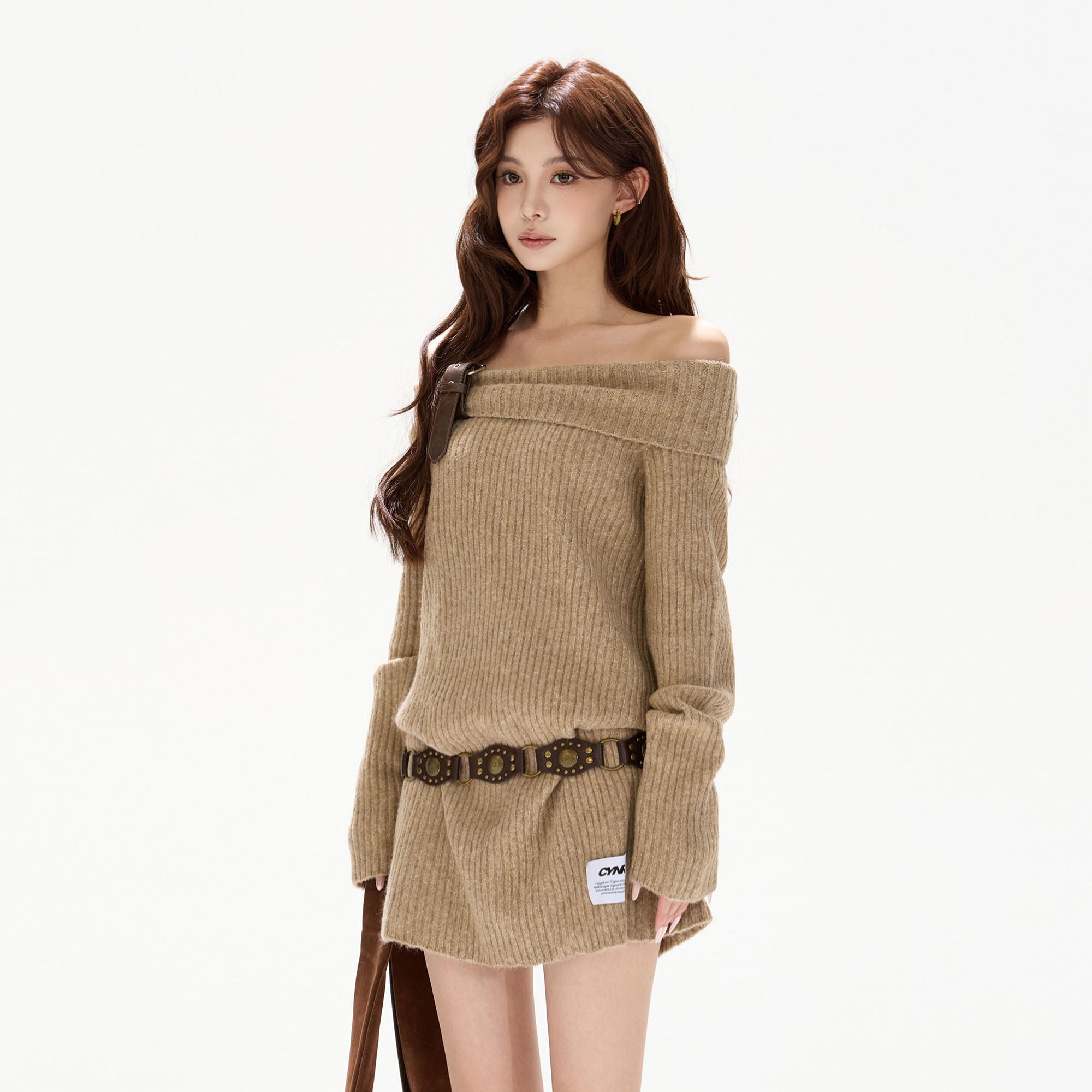 CYGNENOYR Off-Shoulder Ribbed Knit Mini Dress