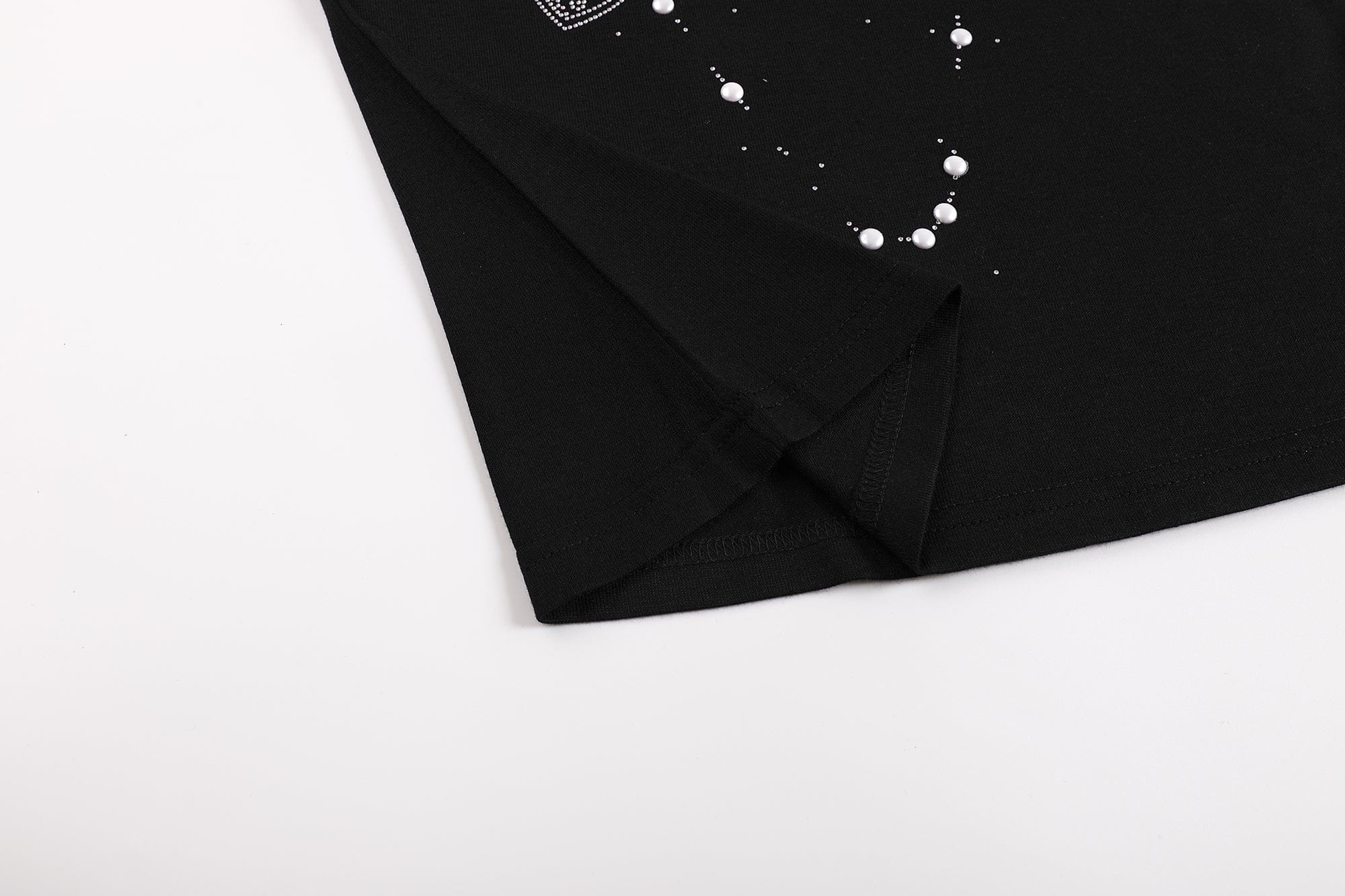 FAYCHUI Asymmetrical Pearl Studded Tank Top