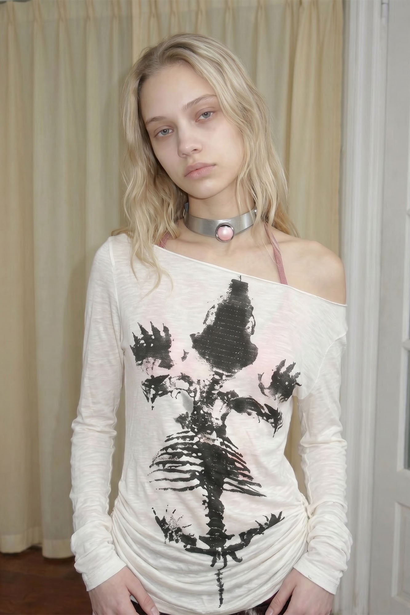 EMOHA Sheer Skull Graphic Long-Sleeve Tee
