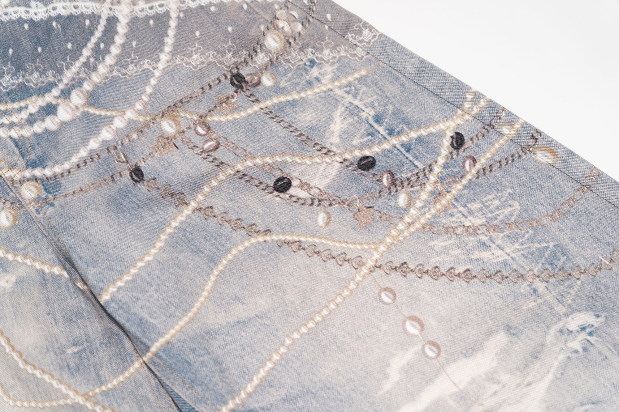 MOF Pearl Chain Graphic Washed Curved Jeans