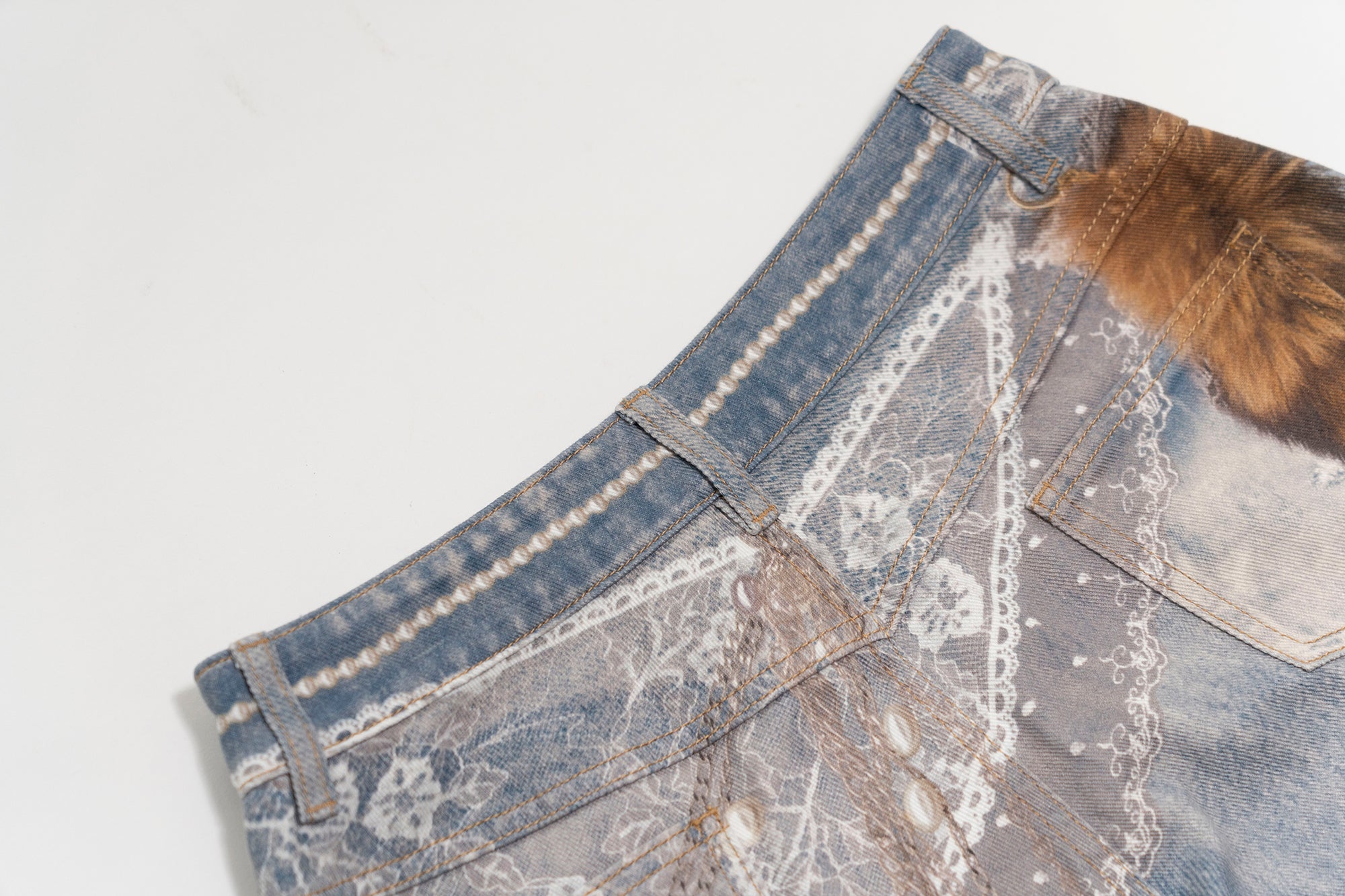 MOF Pearl Chain Graphic Washed Curved Jeans