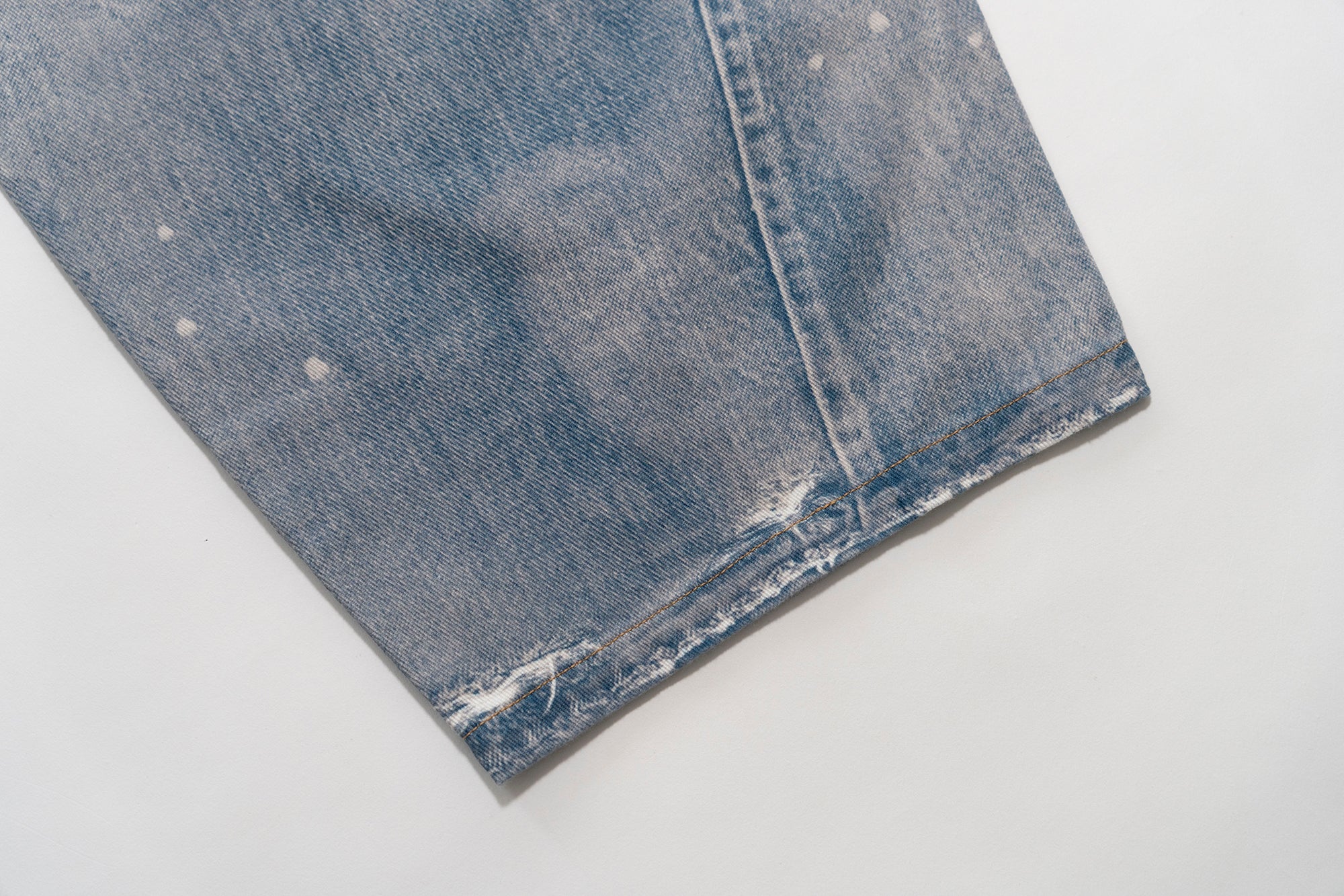 MOF Pearl Chain Graphic Washed Curved Jeans