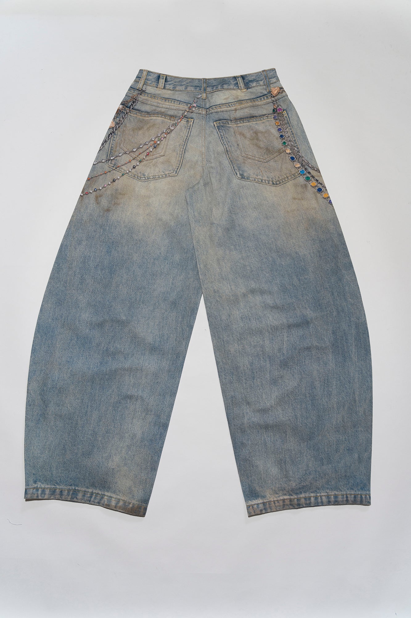 MOF Teddy Chain Graphic Distressed Curved Jeans