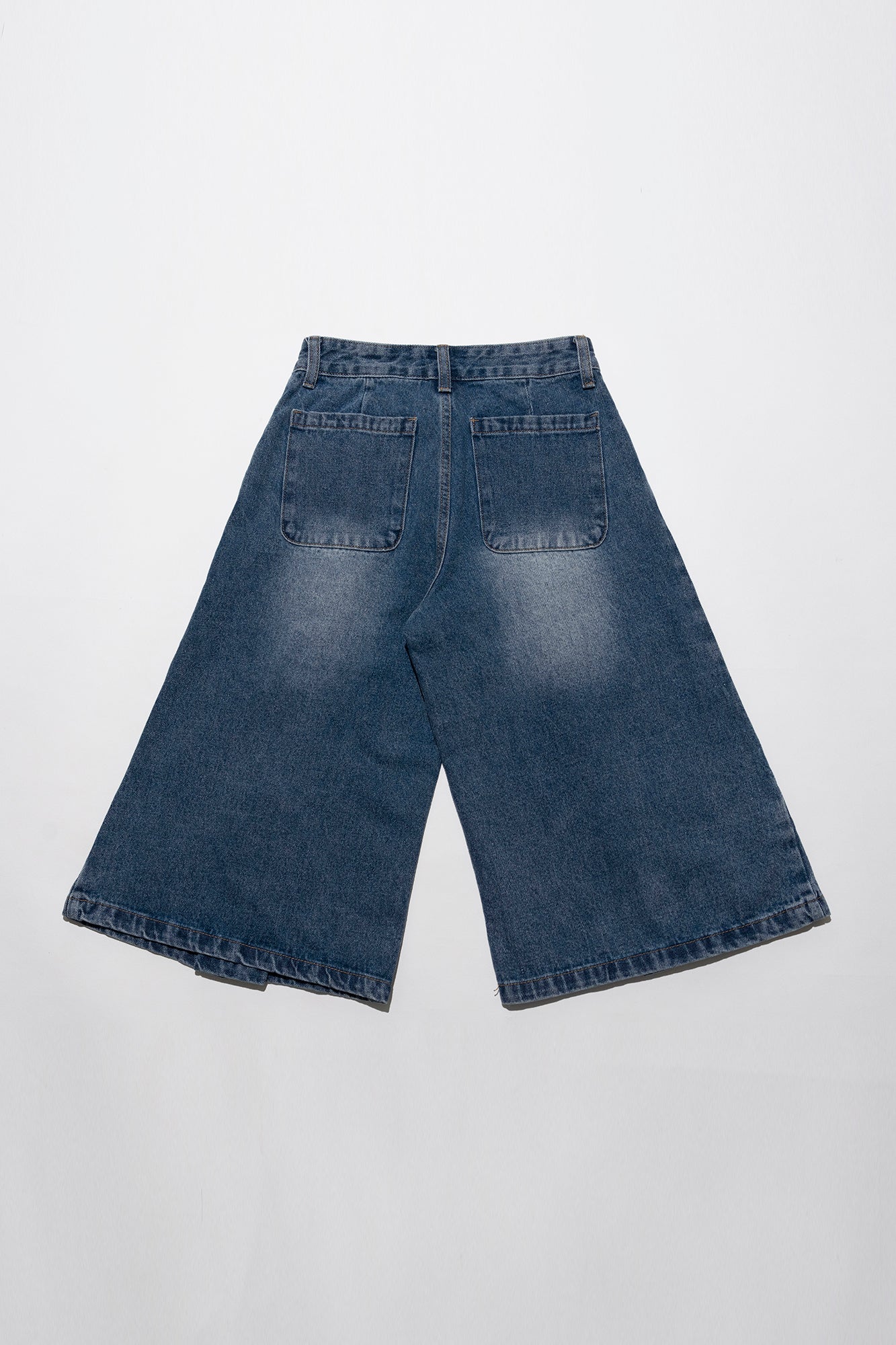 MOF Lace Bow Wide-Leg Cropped Jeans