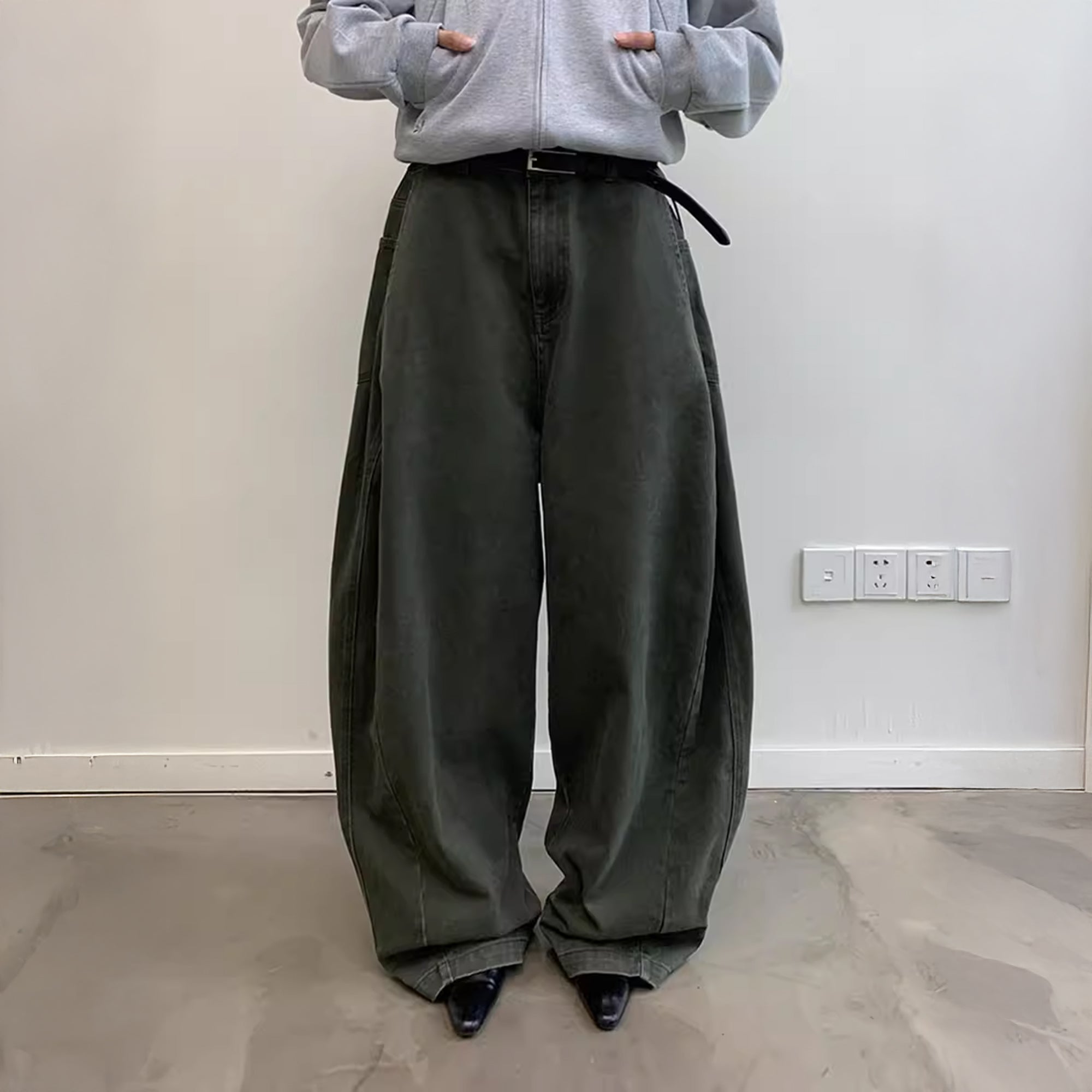 NEVERSEEZ Dual-Seam Side-Pocket Barrel-Leg Utility Pants