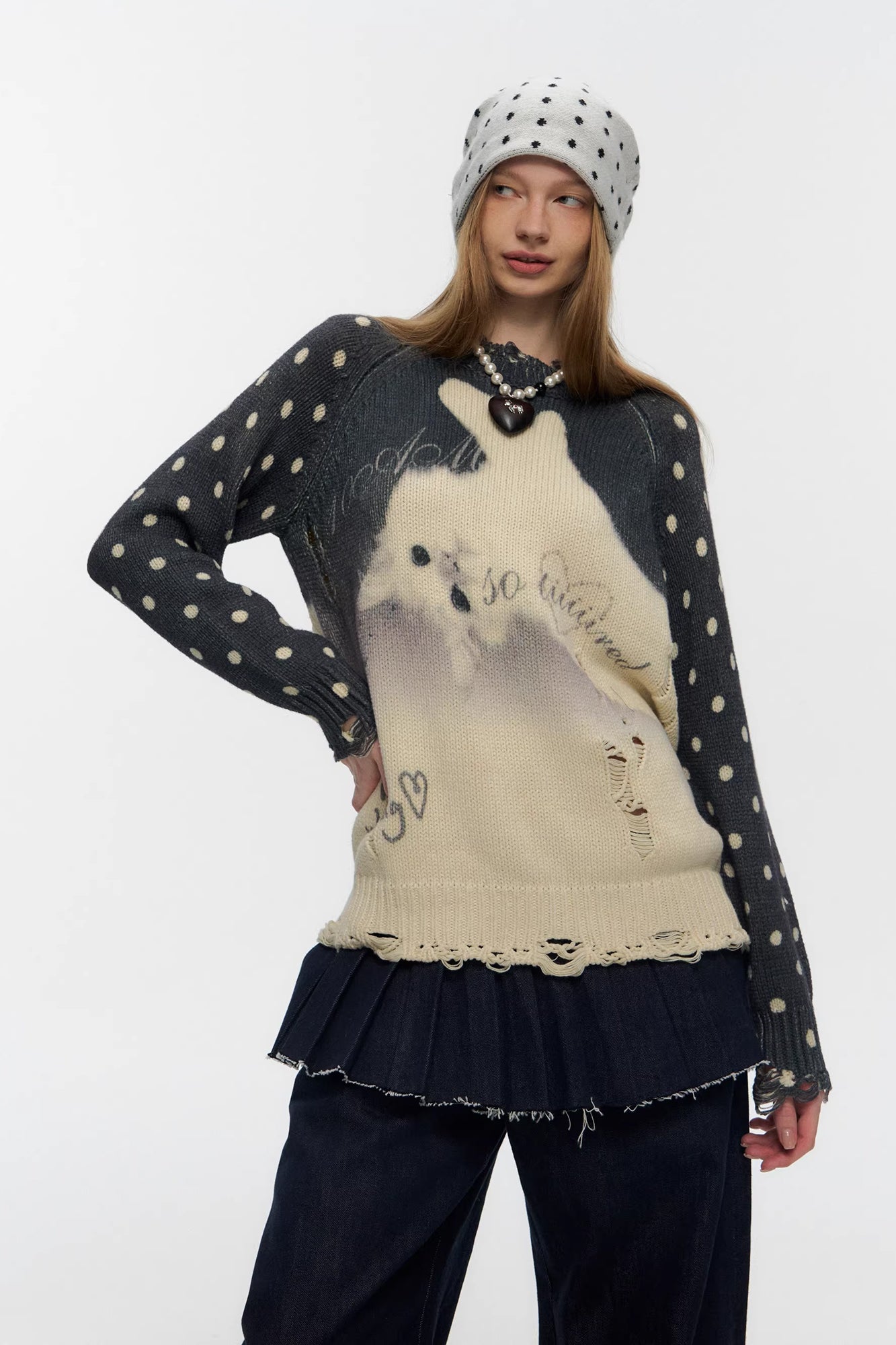 10AMSOTIIIIIIRED Distressed Polka Dot Cat Graphic Sweater