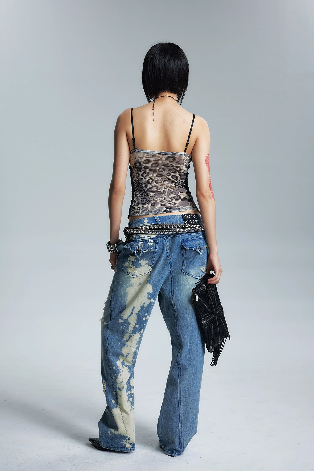 NONAME SPACE Bleached Distressed Panel Oversized Jeans