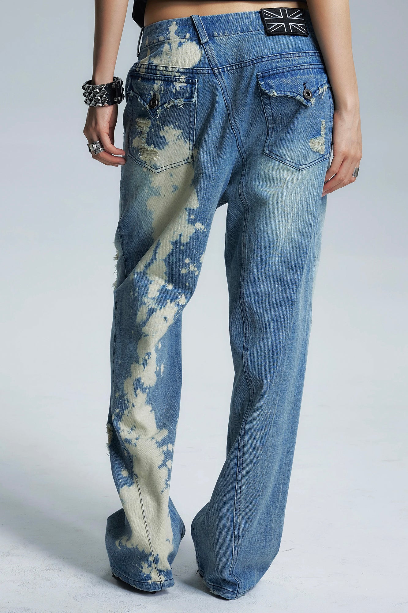 NONAME SPACE Bleached Distressed Panel Oversized Jeans
