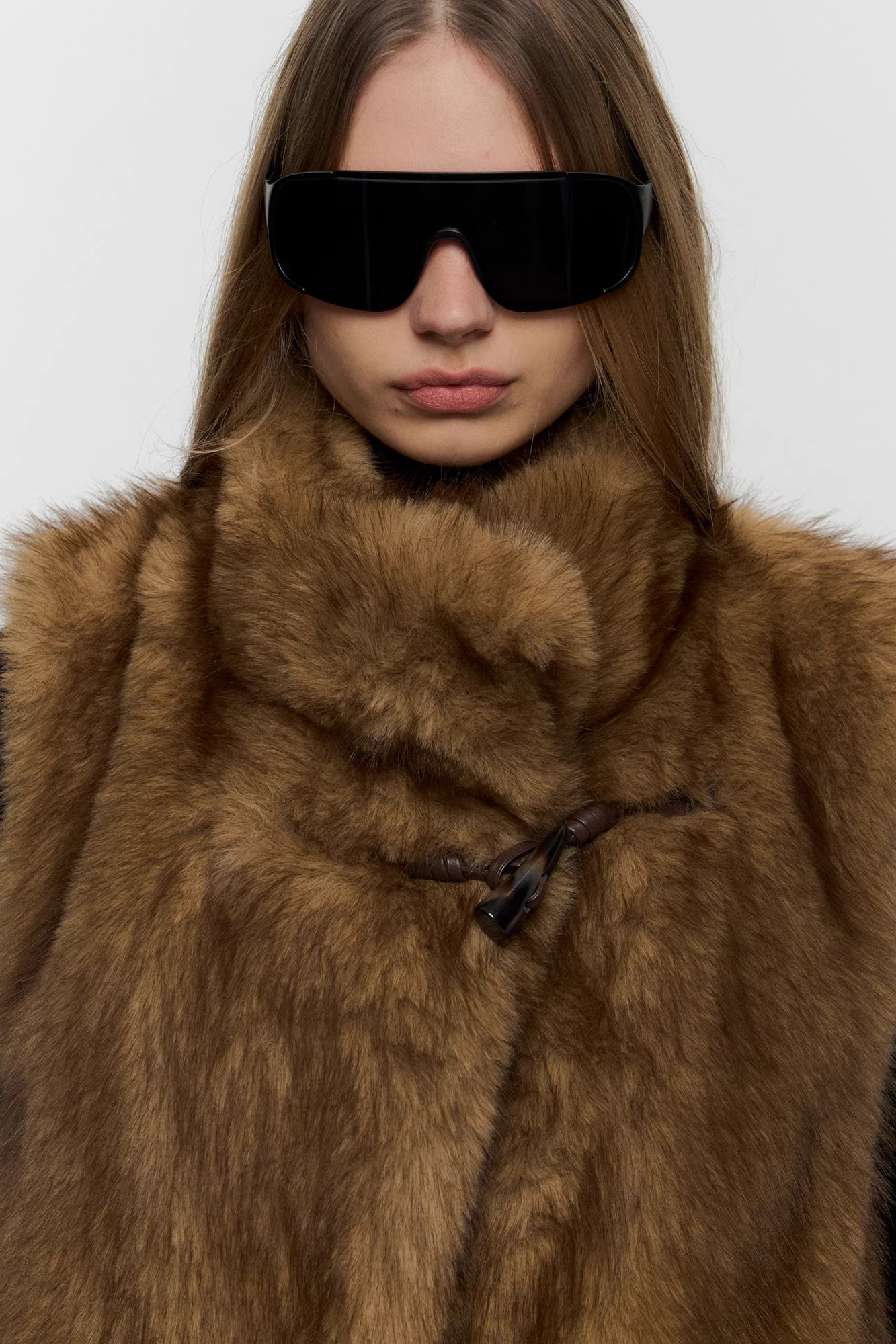 10AMSOTIIIIIIRED Asymmetrical Front Toggle Faux Fur Vest