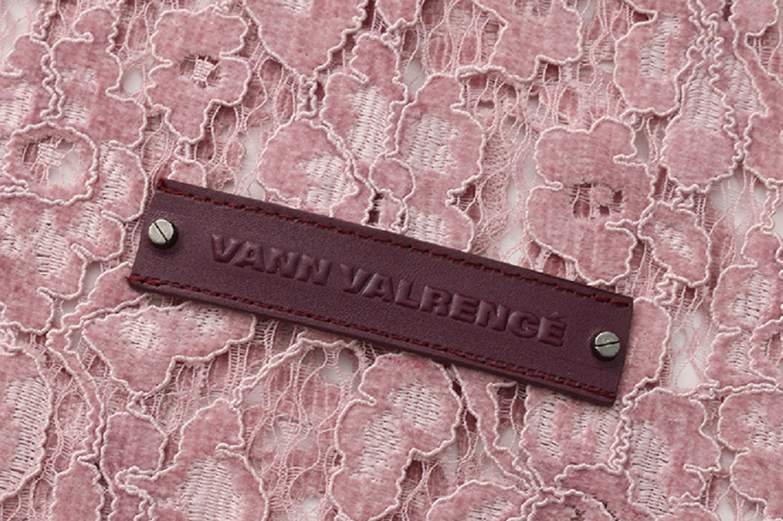 VANN VALRENCE Openwork Lace Contrast Crewneck Top