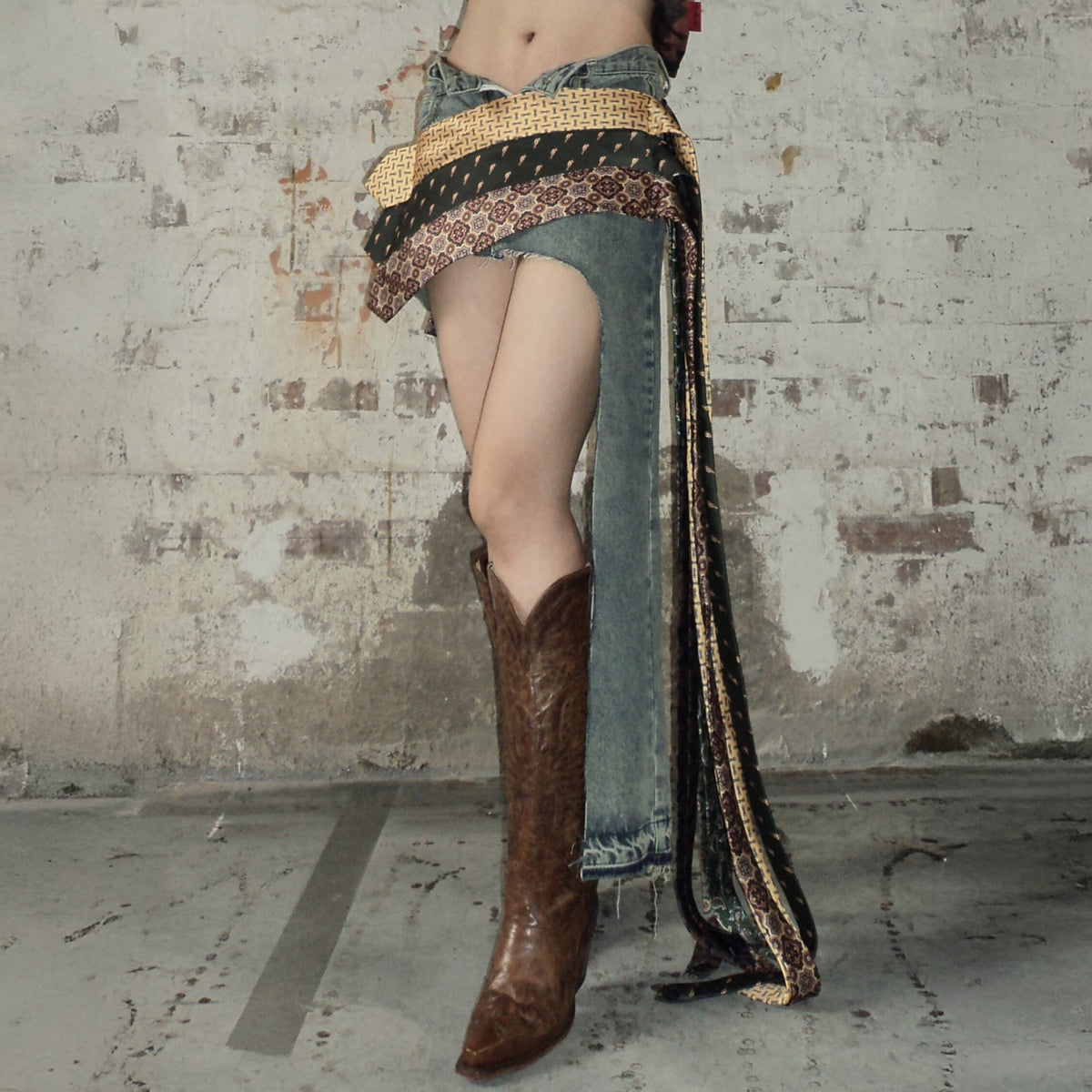 HUNGRAS Tie-Spliced Distressed Denim Skirt