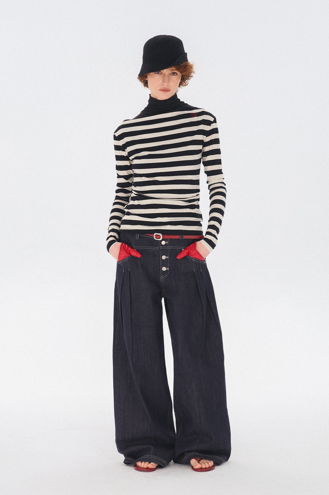 COSTUSTOOT Button-Fly Pleated Wide-Leg Jeans