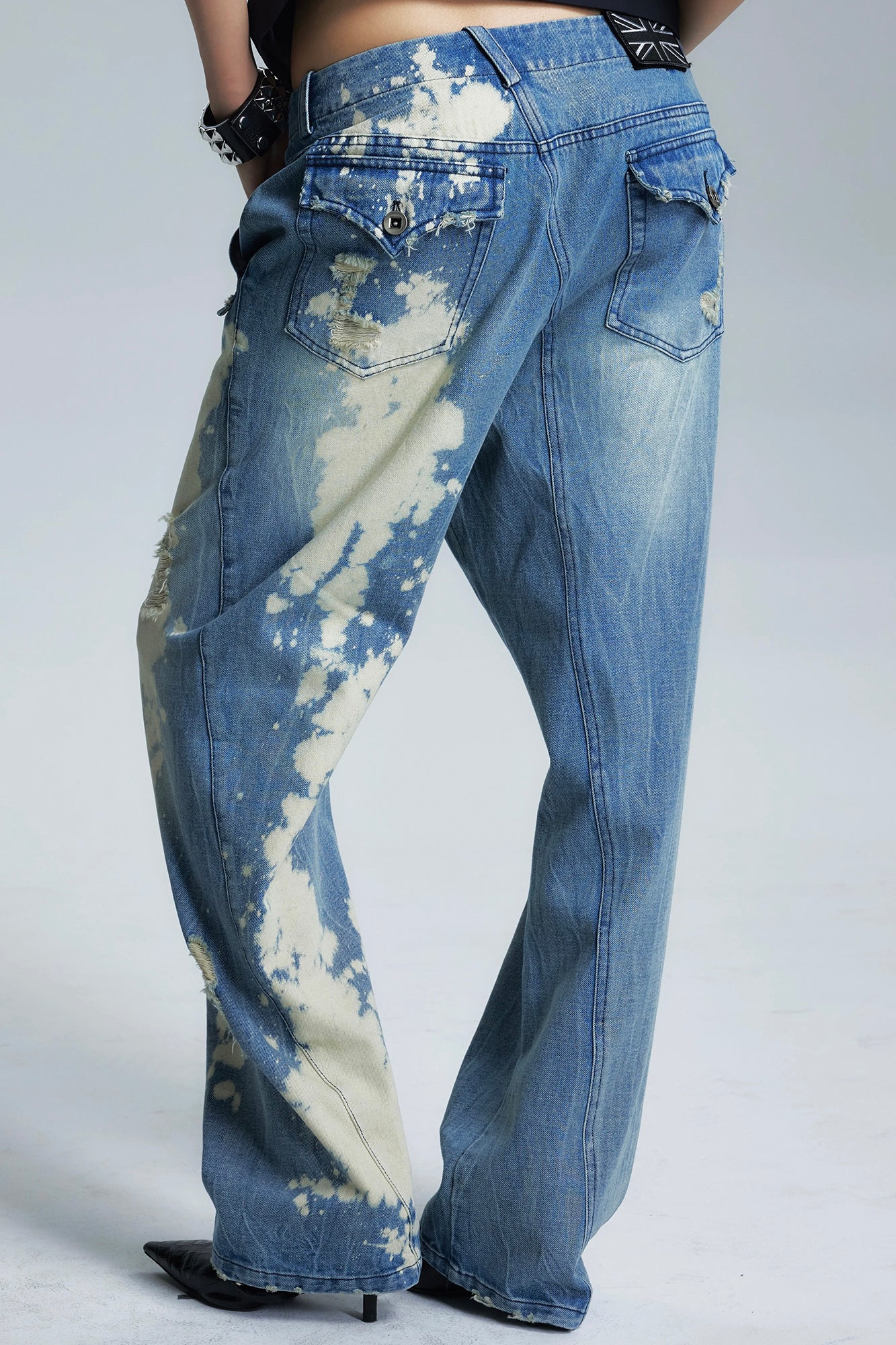 NONAME SPACE Bleached Distressed Panel Oversized Jeans