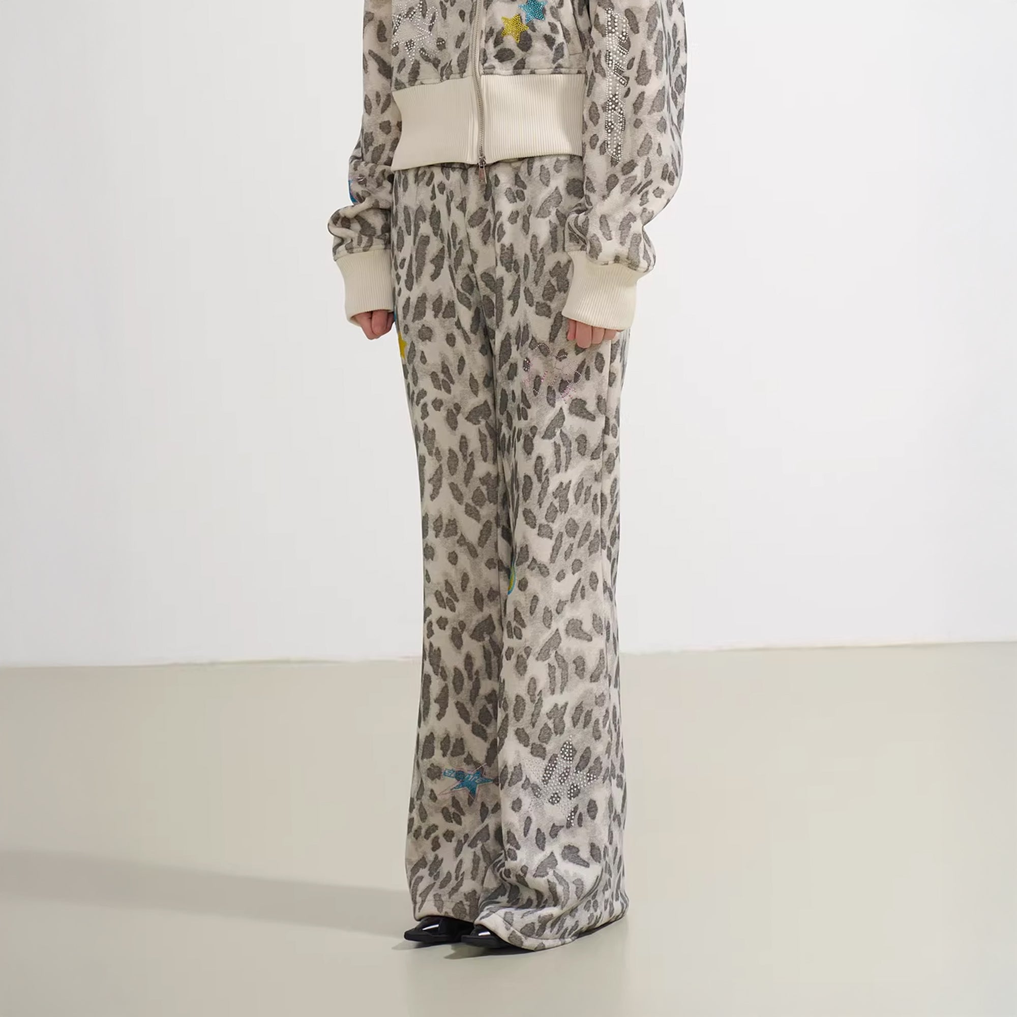 SOFITTE Full-Print Leopard Diamond Flared Sweatpants