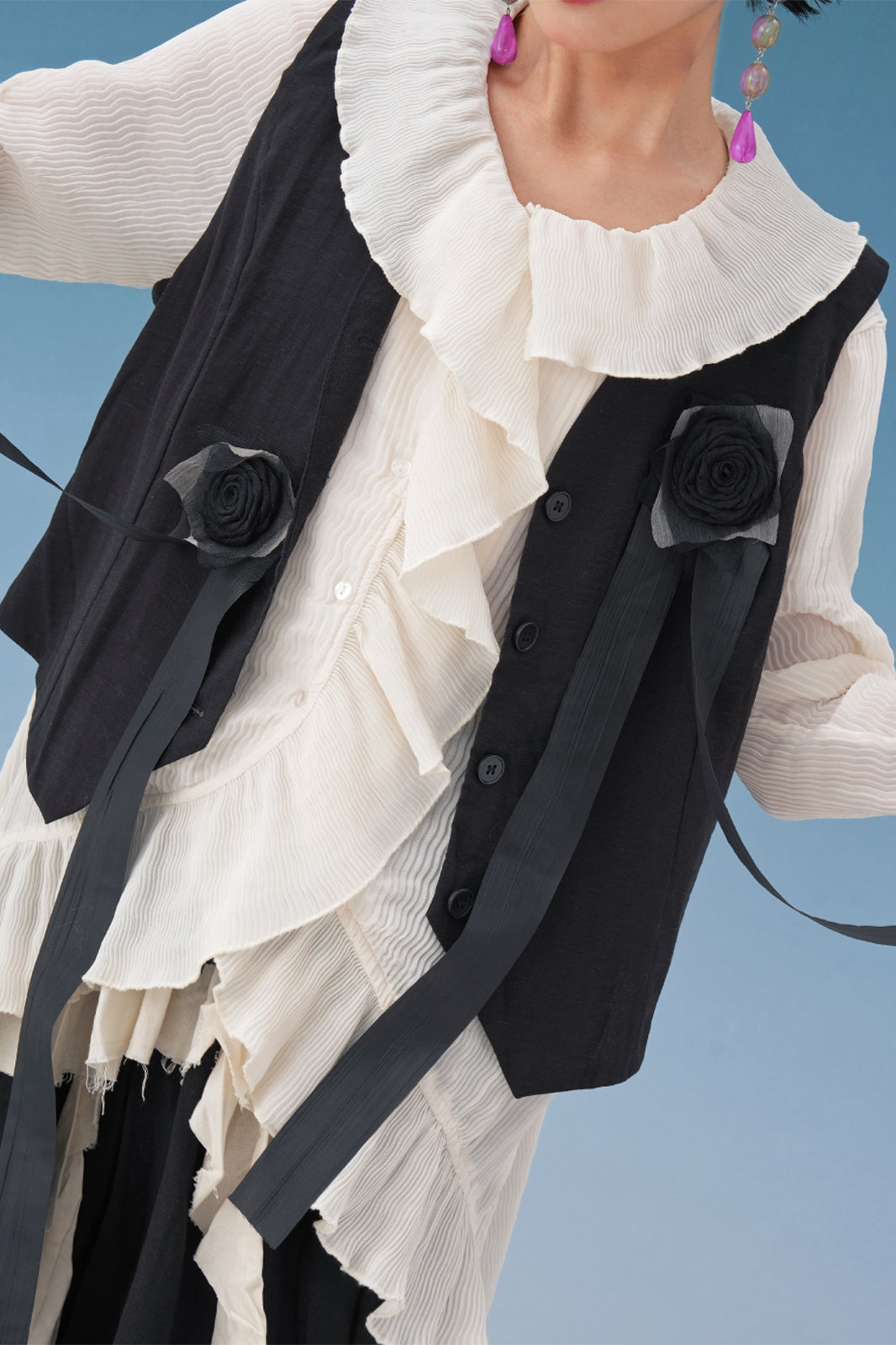 NOPMOB Rosette Fringe Irregular Linen Vest