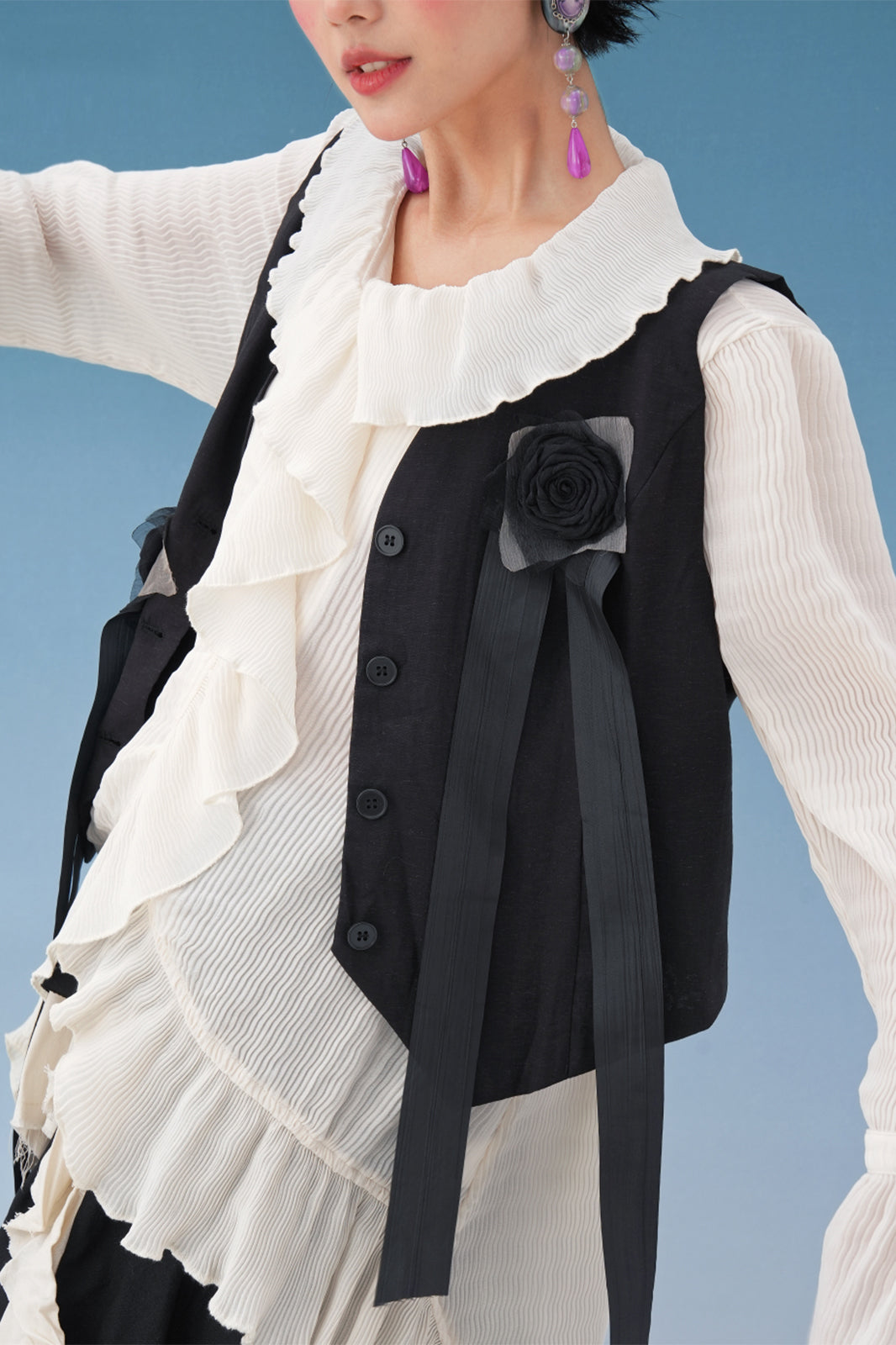 NOPMOB Rosette Fringe Irregular Linen Vest
