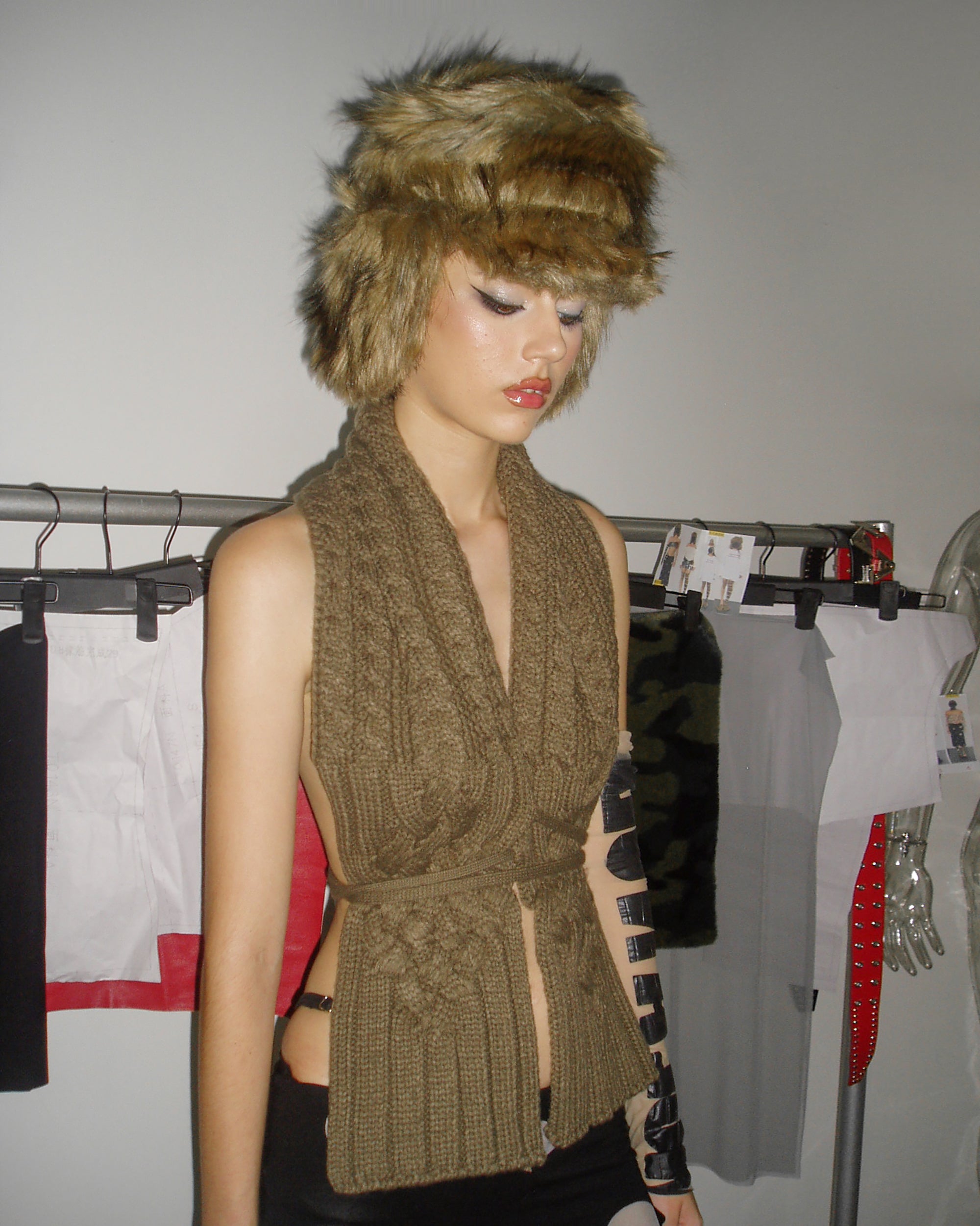 NEVER OFFEND L ANGEL Convertible Cable Knit Halter Vest