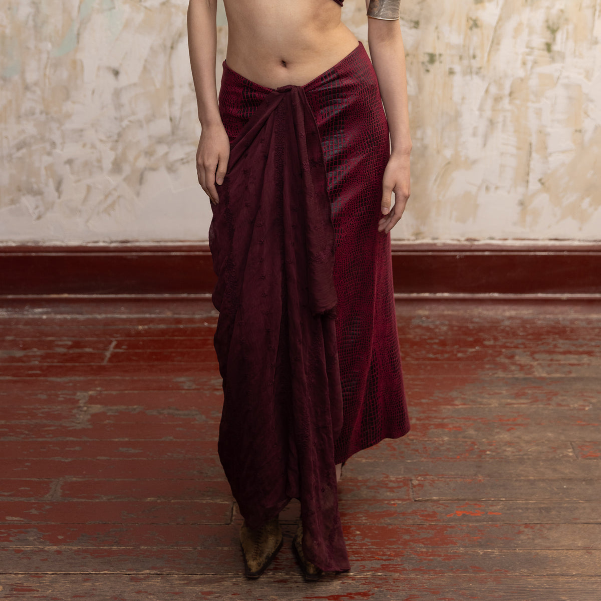 HUNGRAS Faux Leather Spliced Midi Skirt
