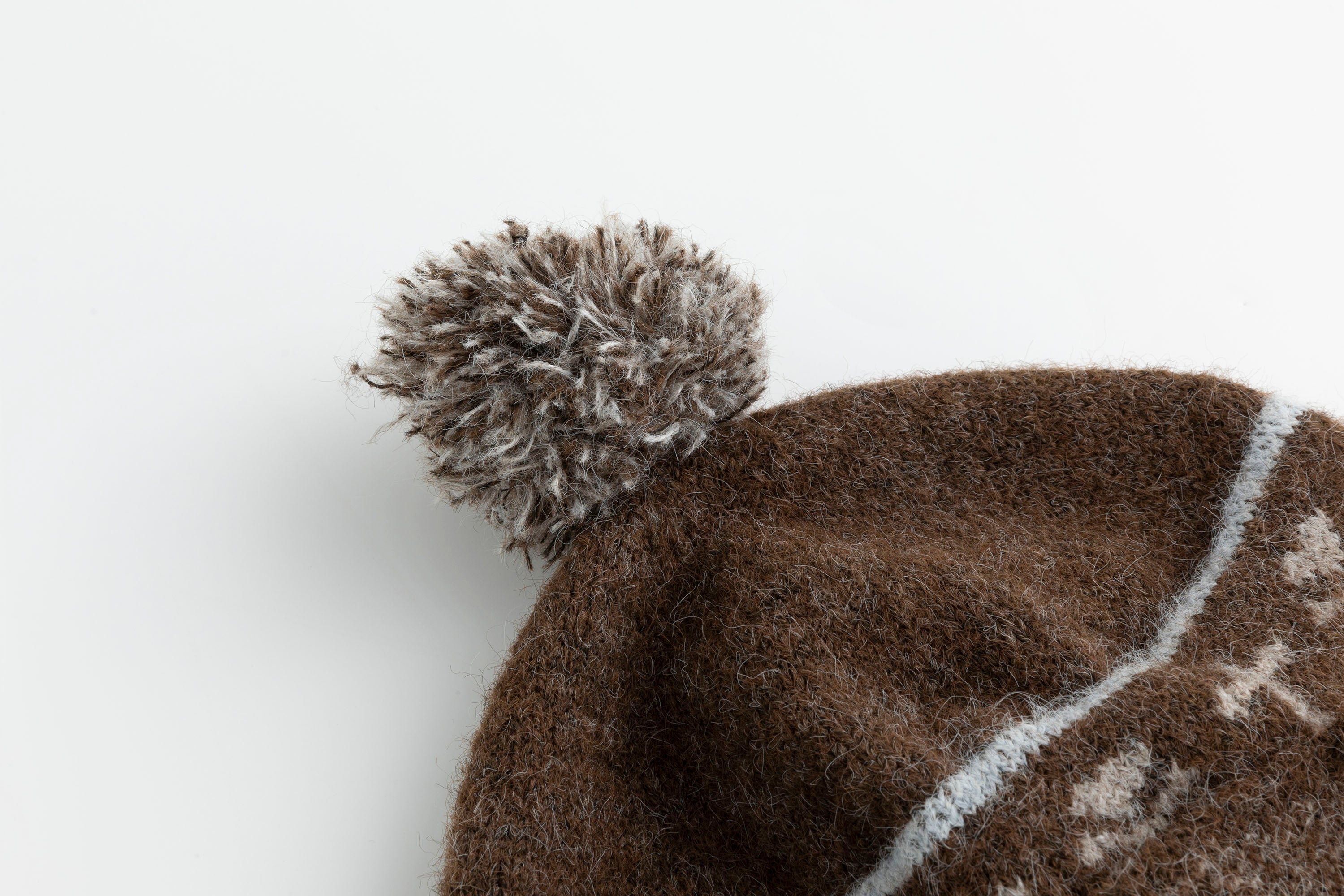 CESTNOUS Snowflake Jacquard Knit Chullo
