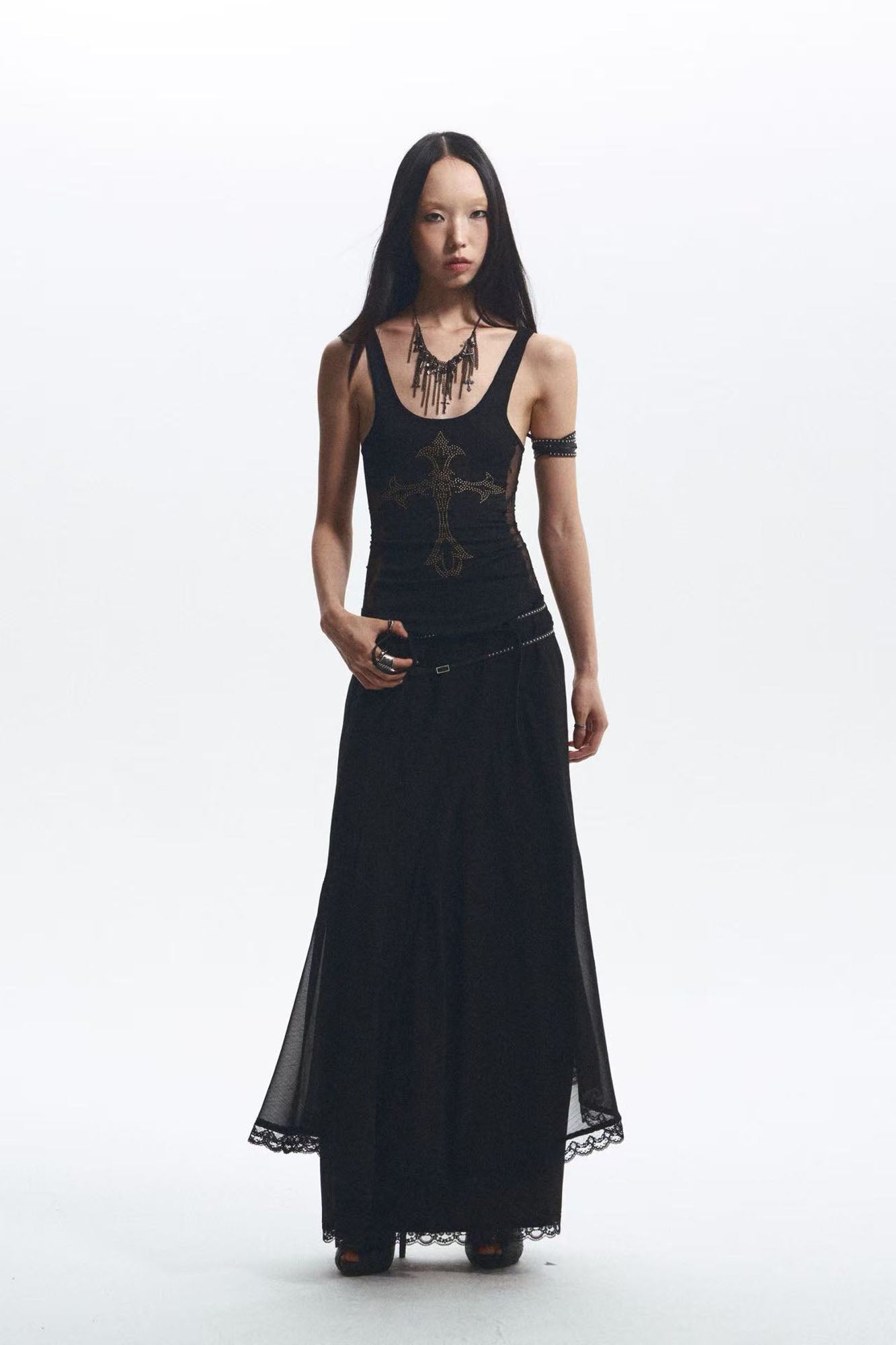 NONAME SPACE Diamond Cross Lace Panel Tank Top