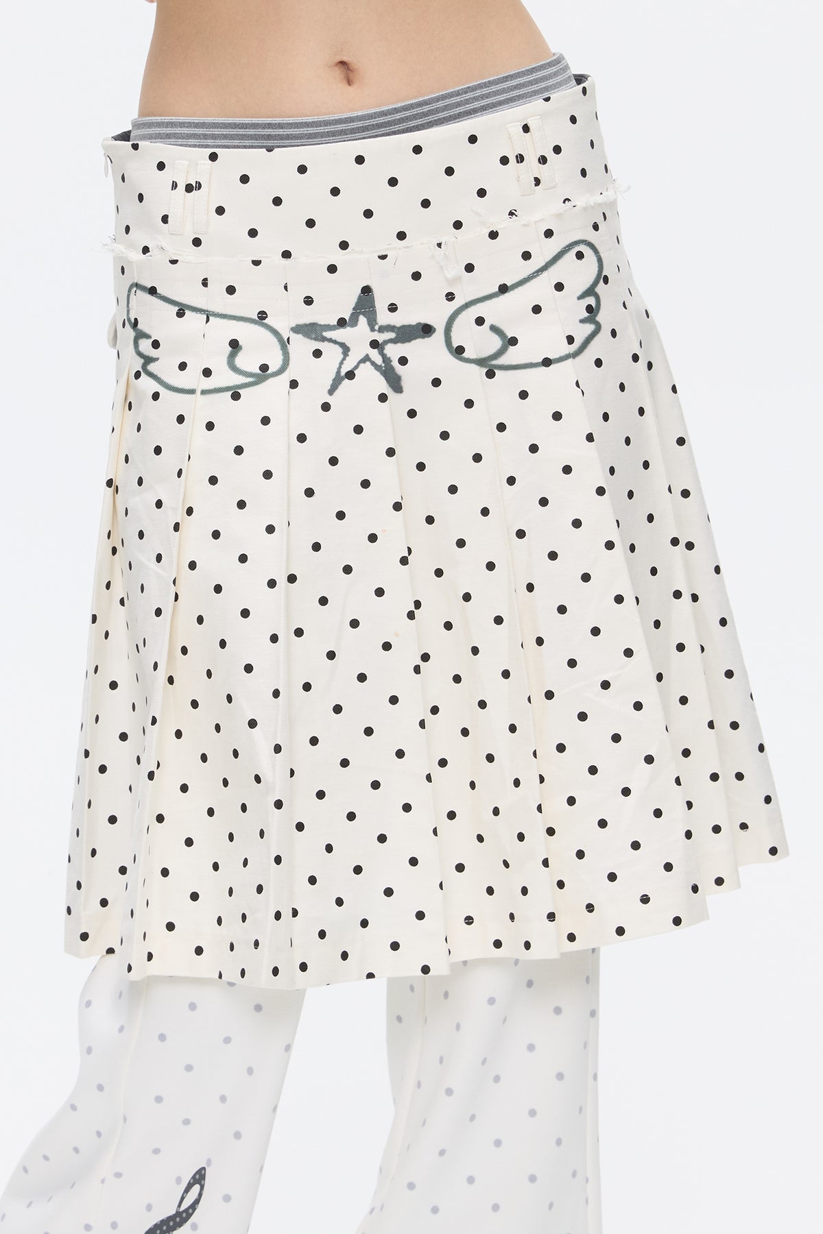BETWEENAND Reversible Spliced Polka-Dot Pleated Skirt