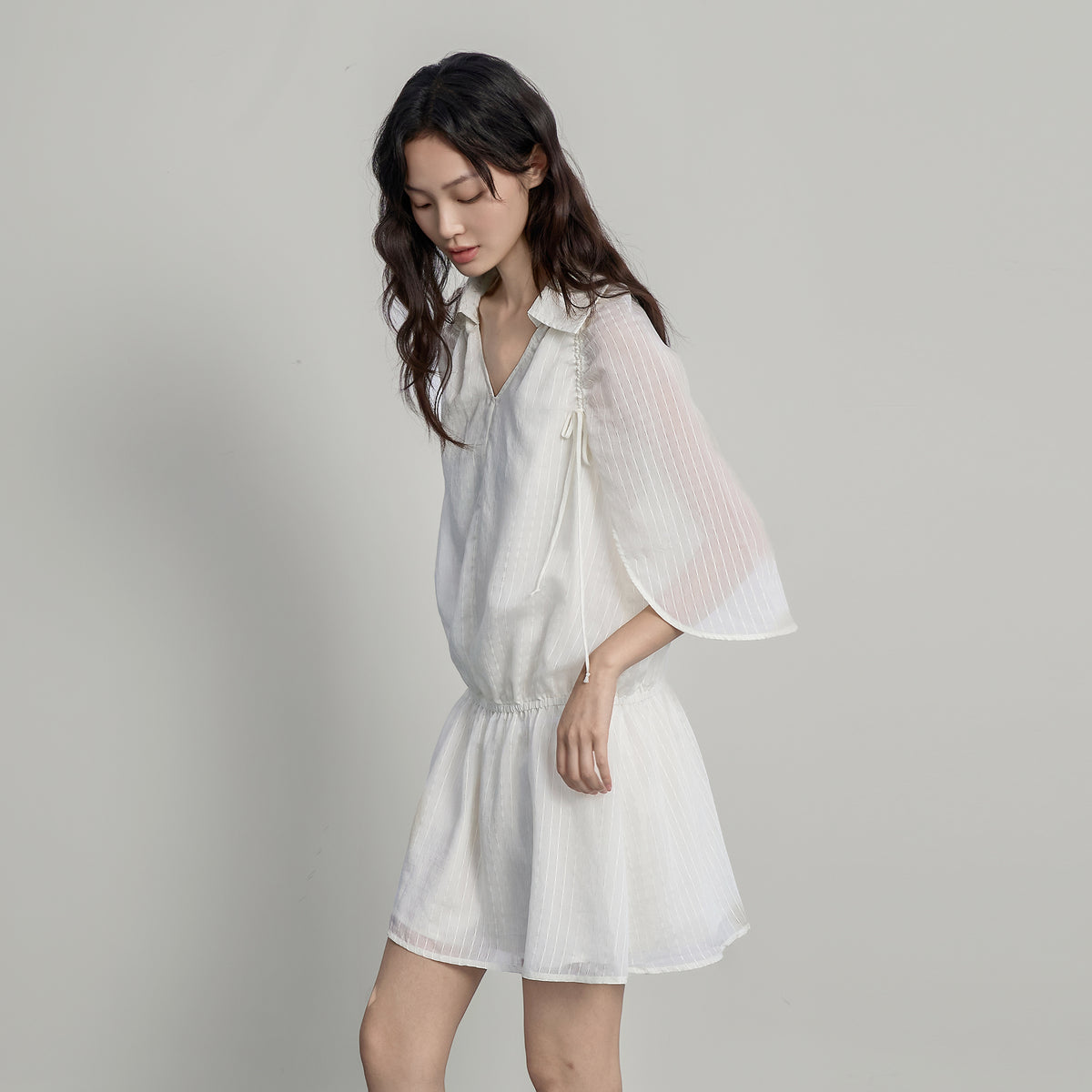 SAME FLOW Striped Drawstring Split-Sleeve Mini Dress