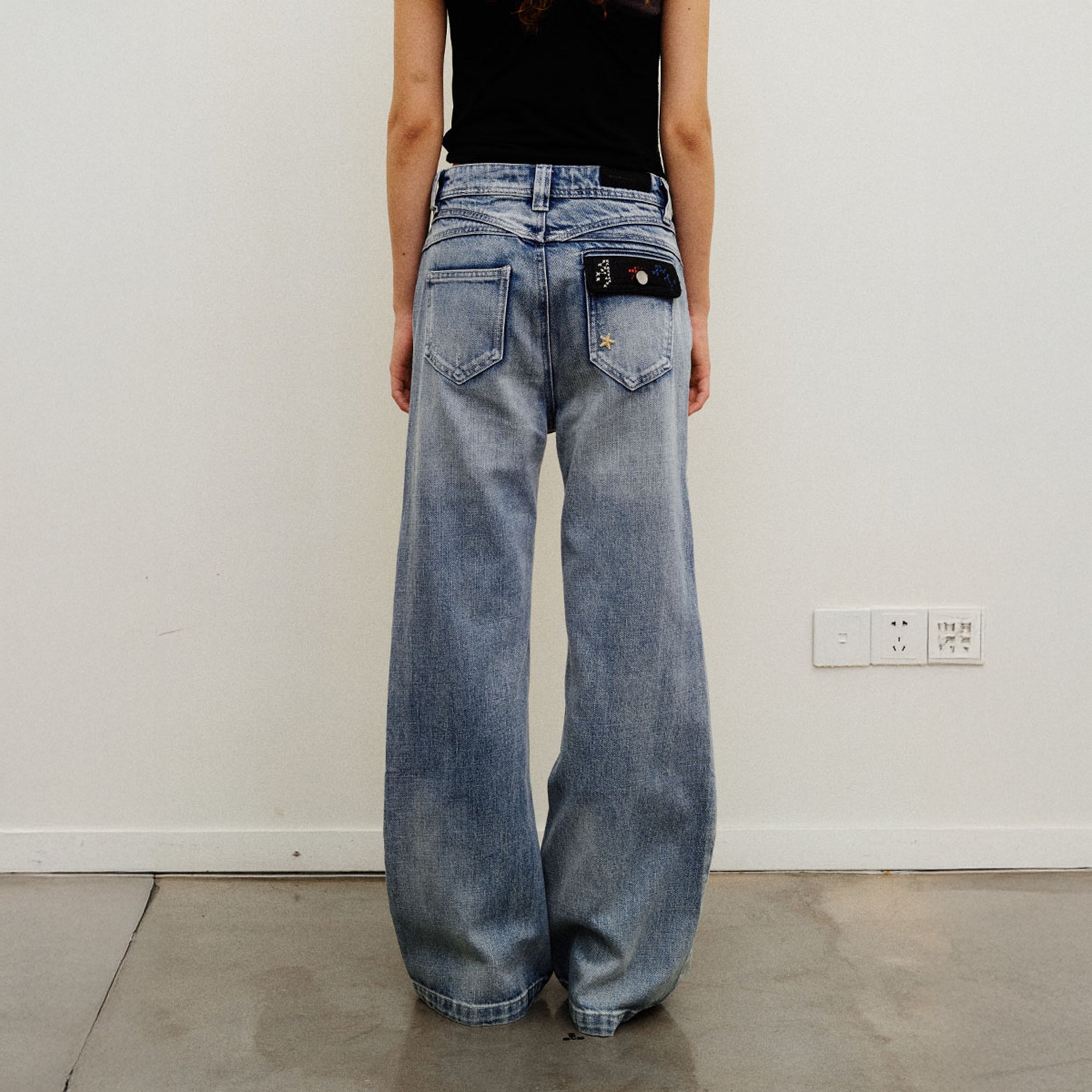 NEVERSEEZ Curved-Yoke Washed Wide-Leg Jeans