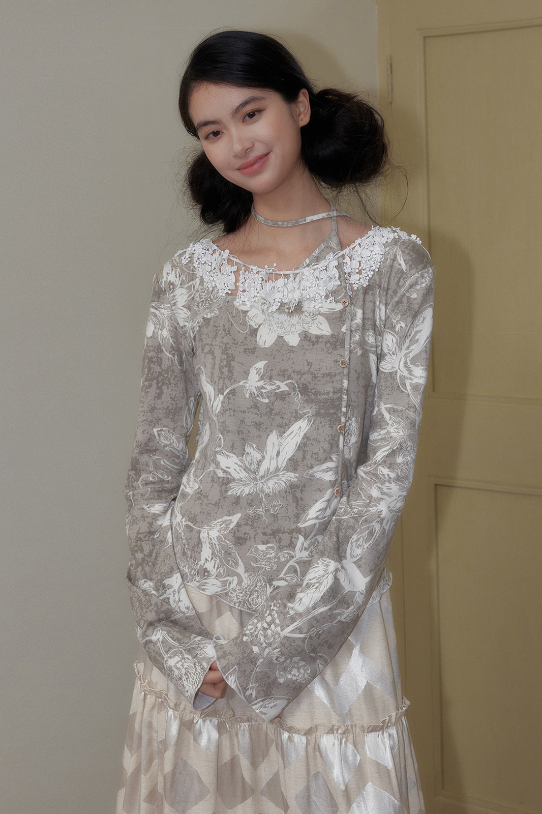 SENSELF Asymmetrical Floral Full-Print Knit Long-Sleeve Tee