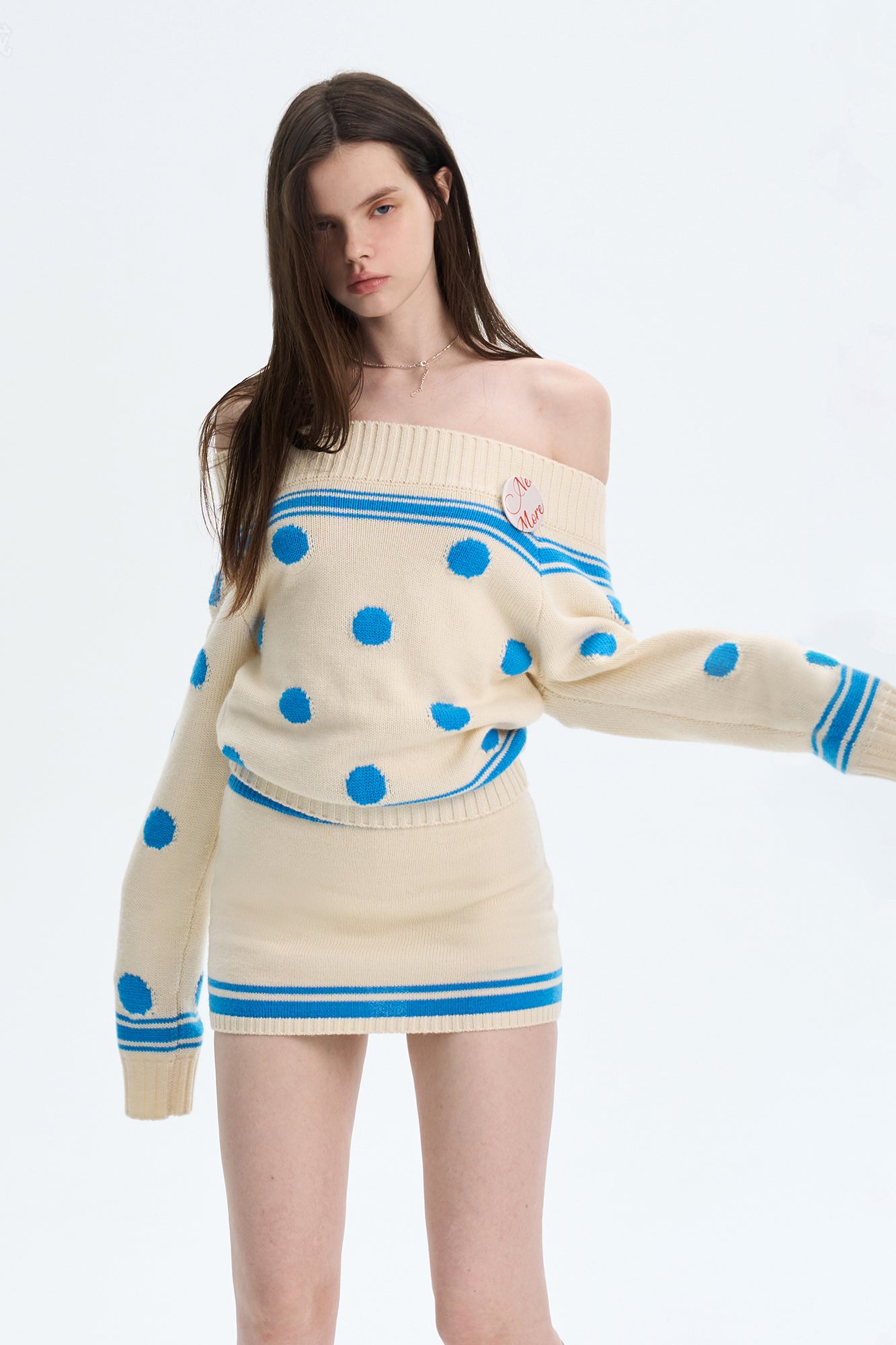 THE NEVERMORE Contrast Polka Dot Off-Shoulder Sweater