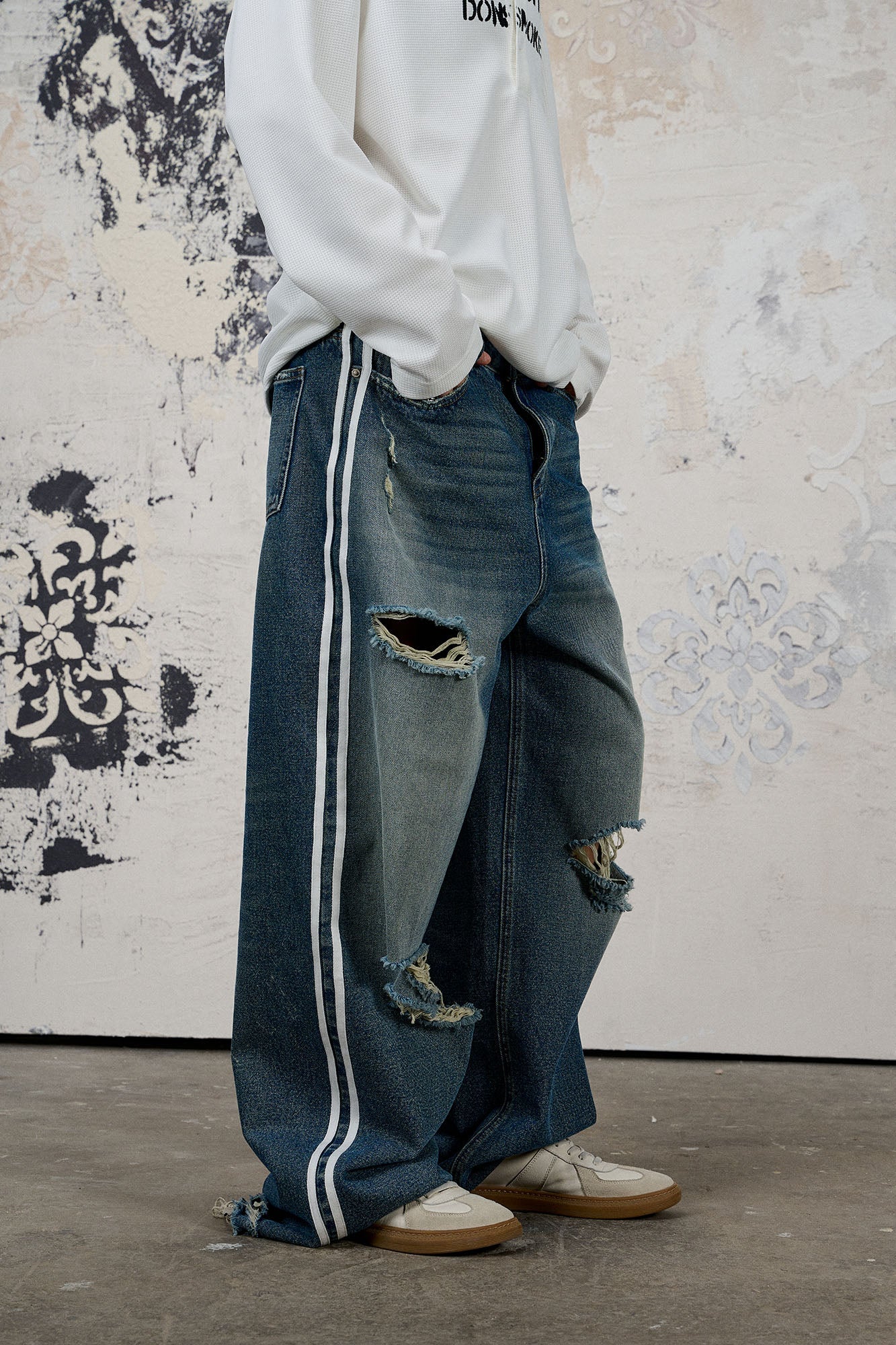 DONSMOKE Ripped Side Stripe Wide-Leg Jeans