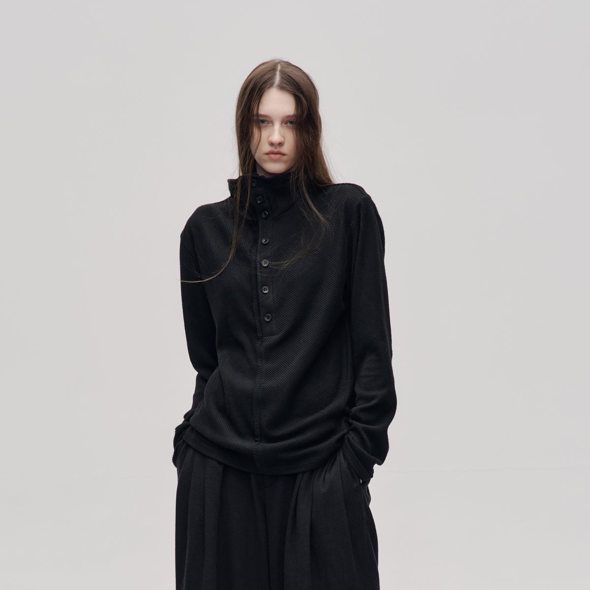 ILNya Nieternite Nifutur Deconstructed Stand-Collar Slim Long-Sleeve Tee — square · front