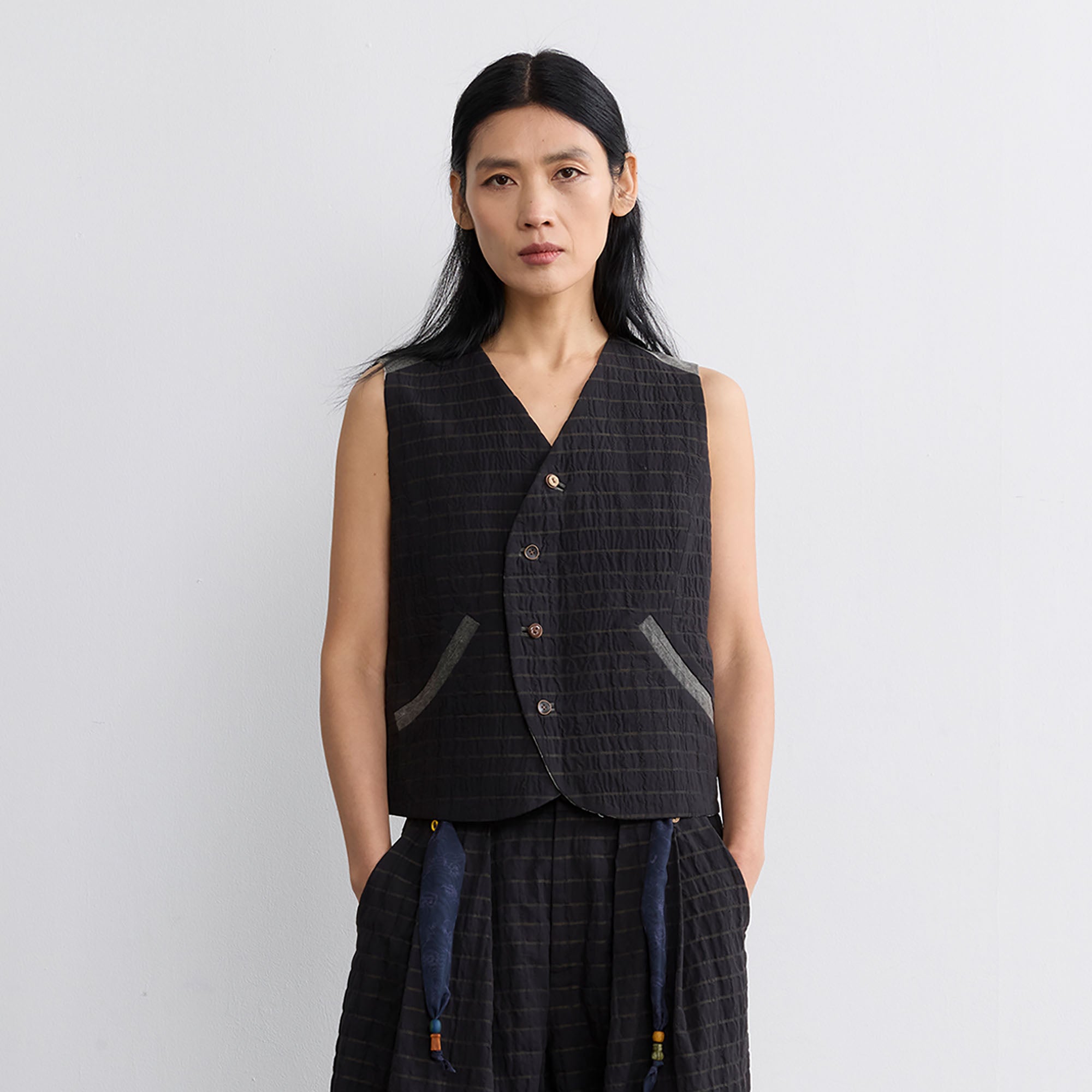 NOESE Reversible Plaid Full-Print Curved Front V-Neck Vest