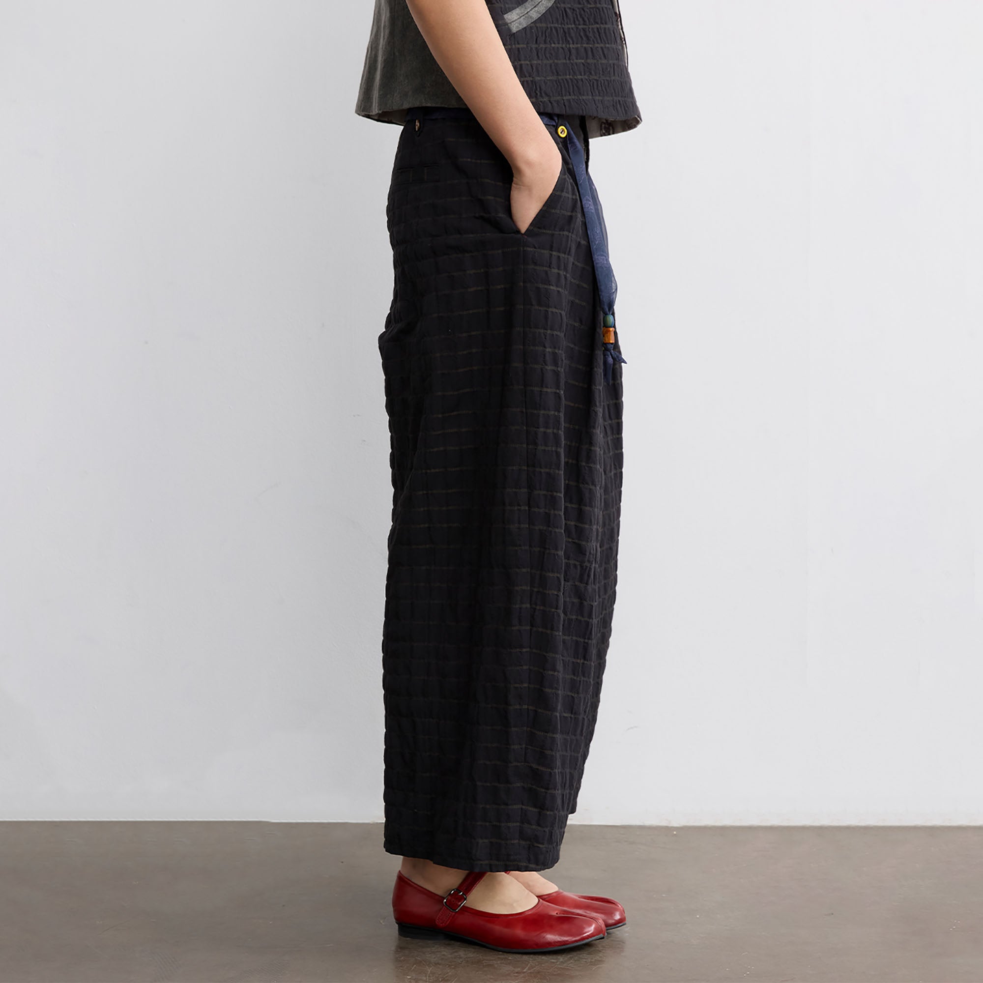 NOESE Retro Pleated Hem Cropped Pants