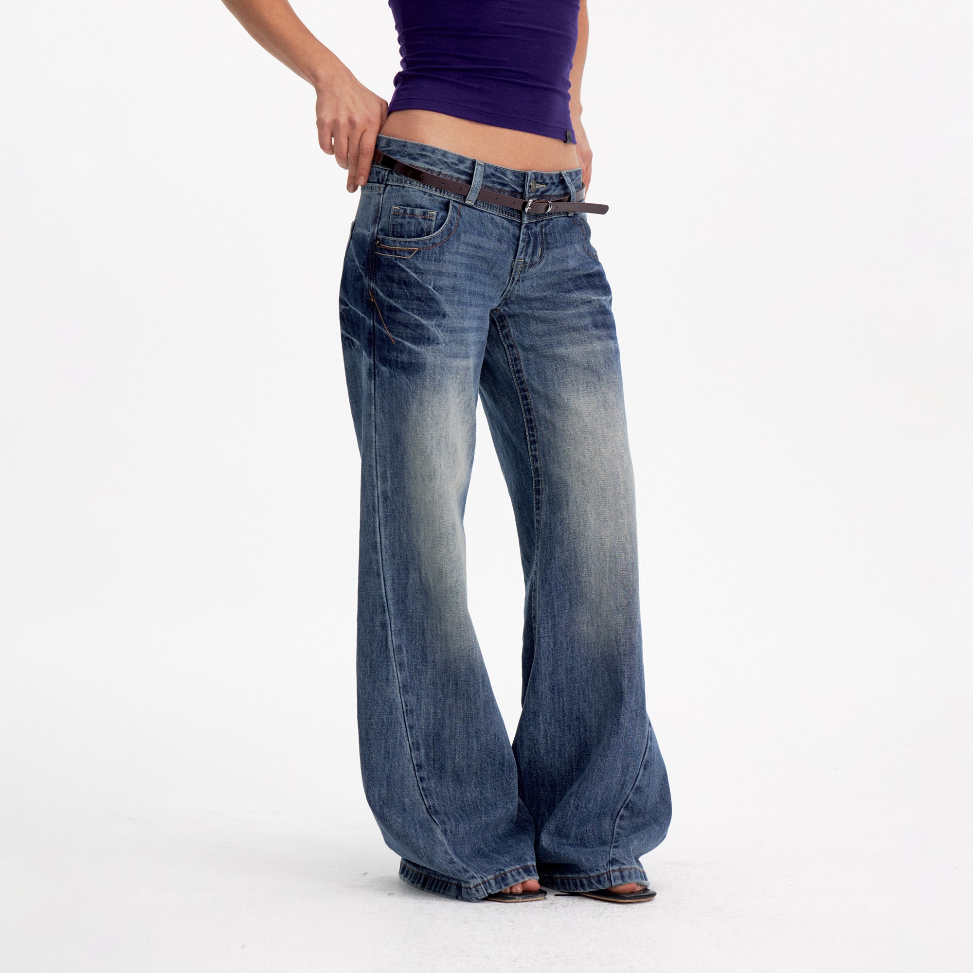 10AMSOTIIIIIIRED Retro Whiskered Low-Rise Straight Jeans