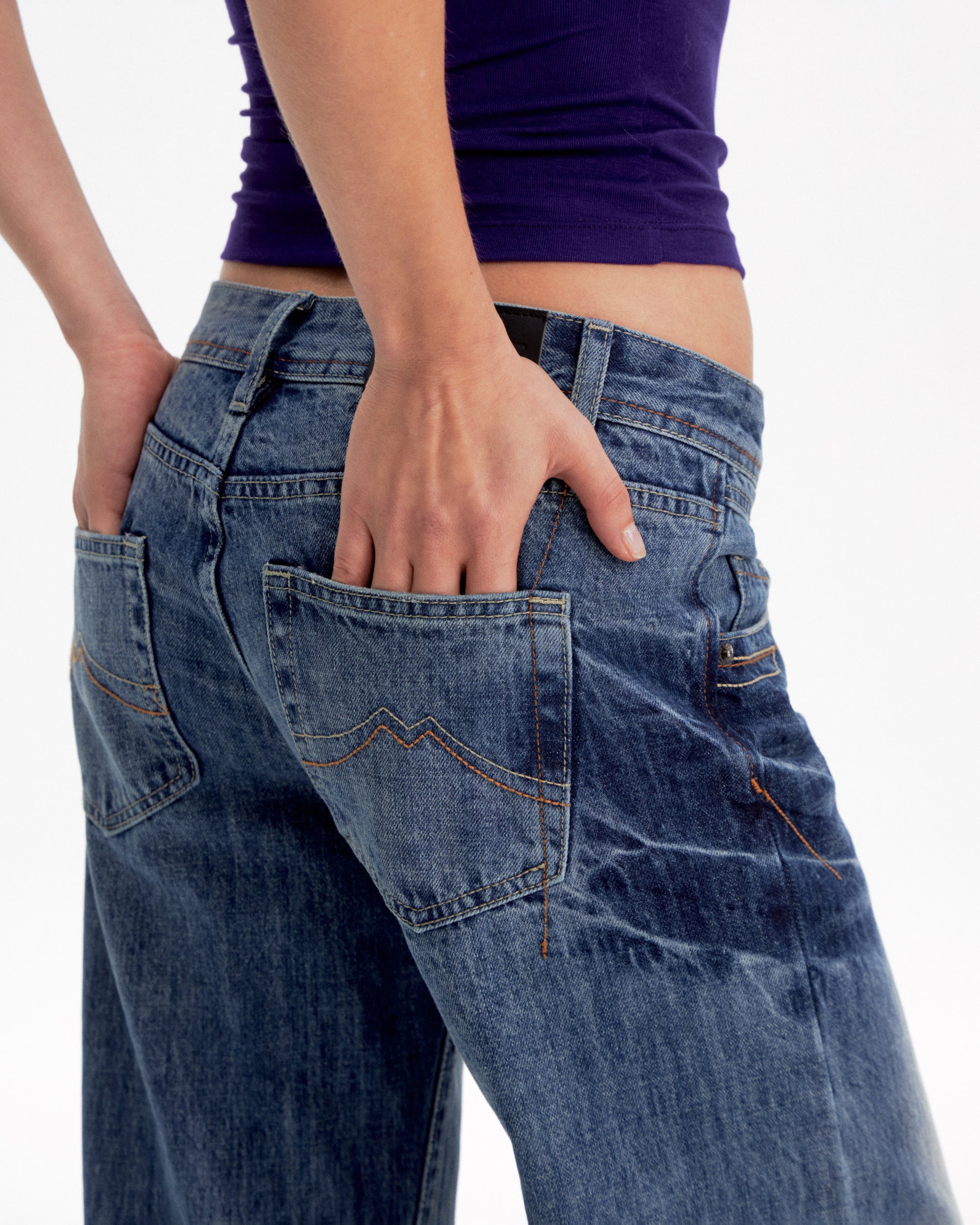 10AMSOTIIIIIIRED Retro Whiskered Low-Rise Straight Jeans