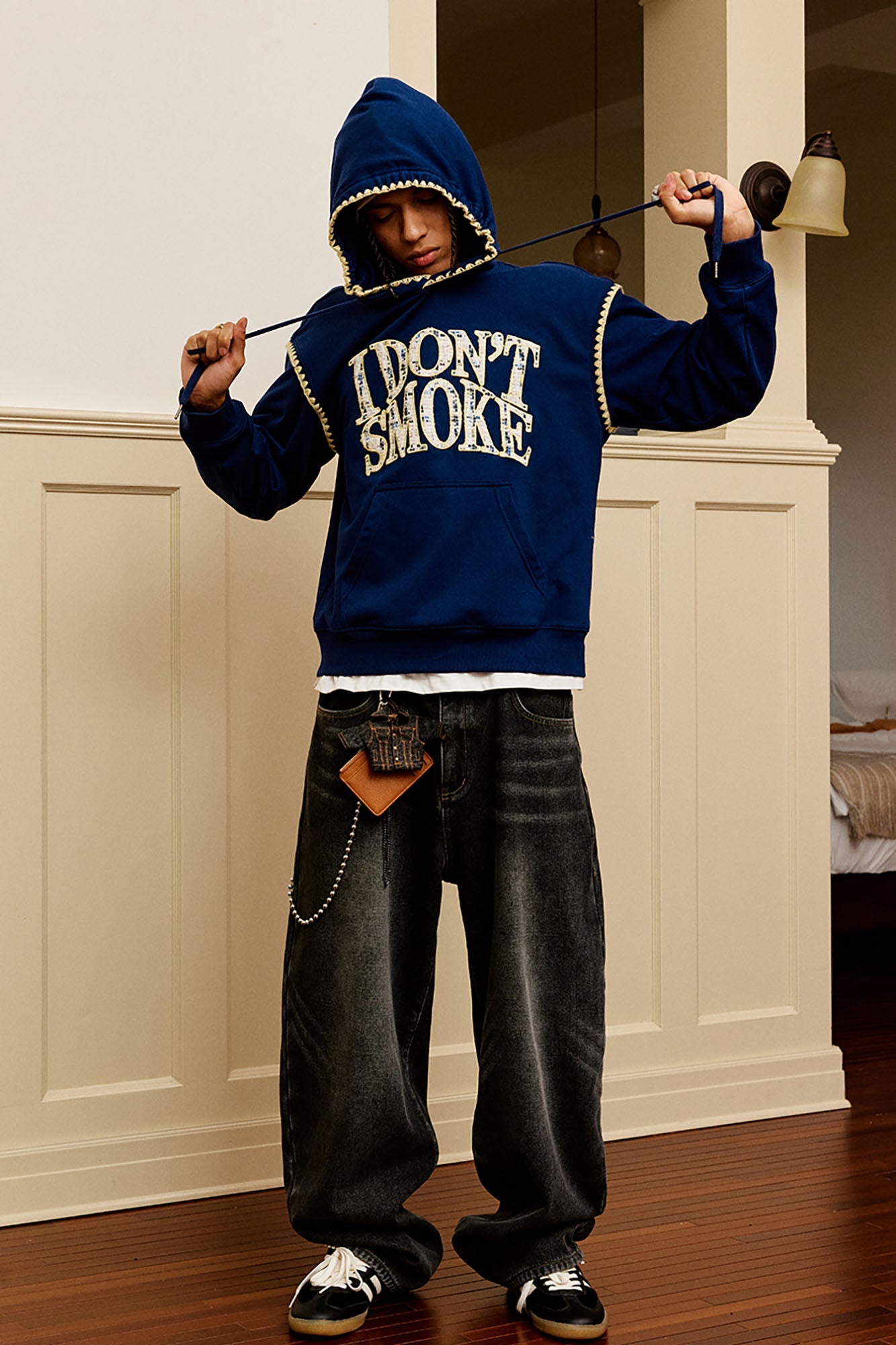 DONSMOKE Retro Embroidered Patch Whipstitch Hoodie