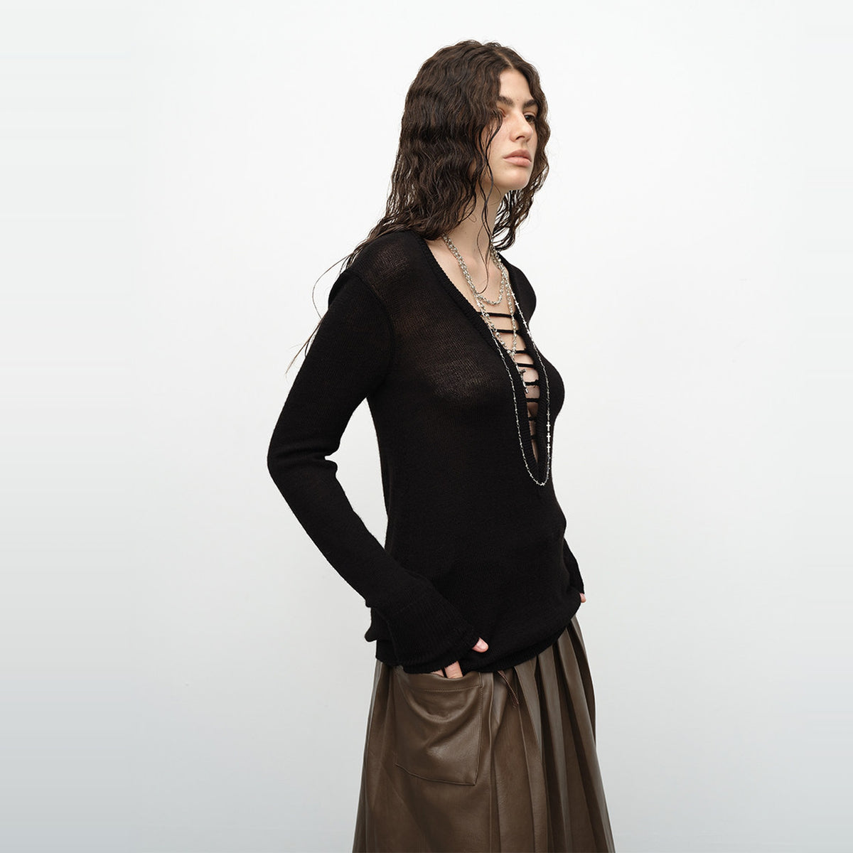 DOTYEARS Hand-Pulled Wool Two-Tone V-Neck Sweater — square · side · Black