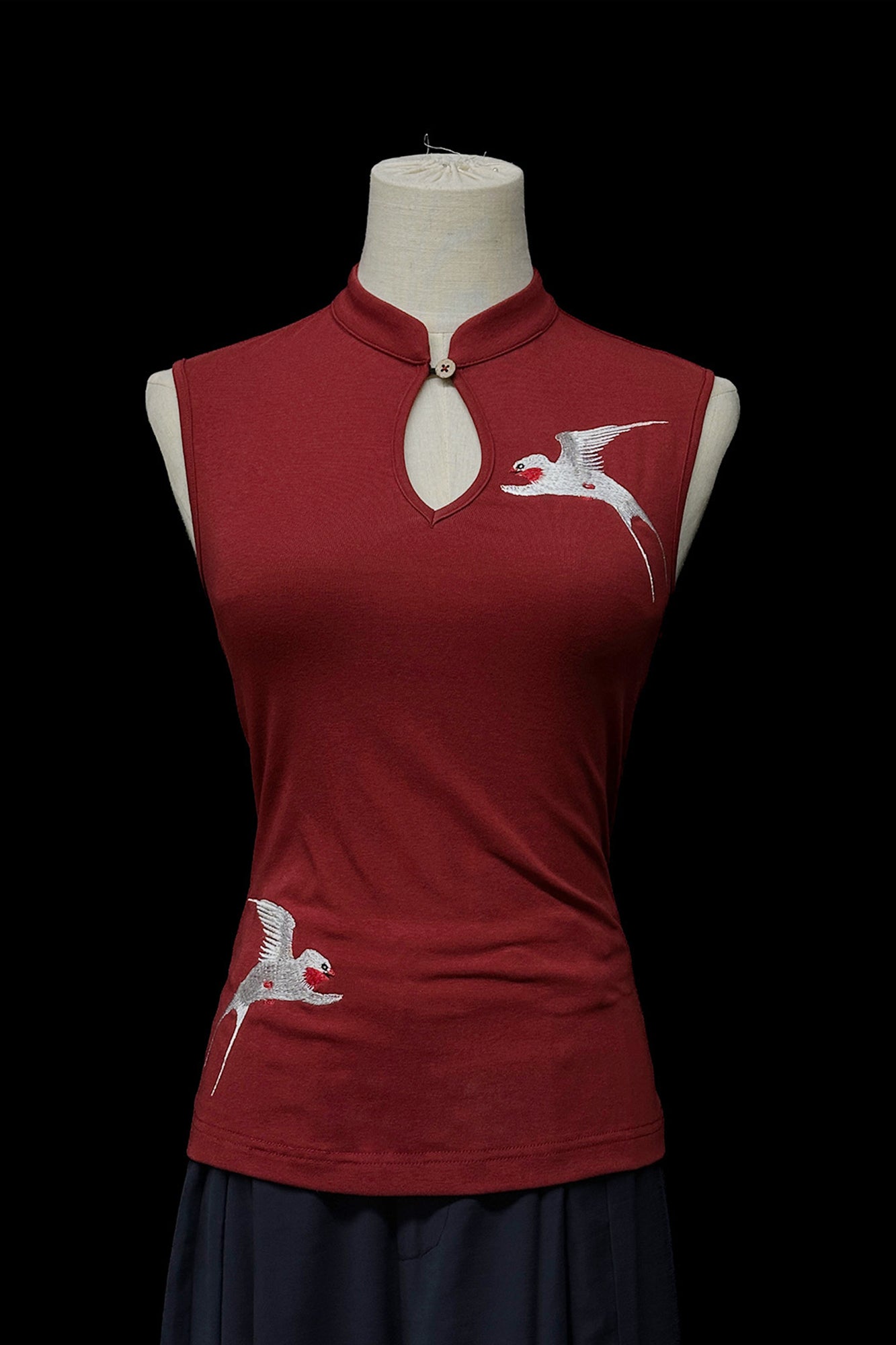 WUHEYIZUO Swallow Embroidered Keyhole Top