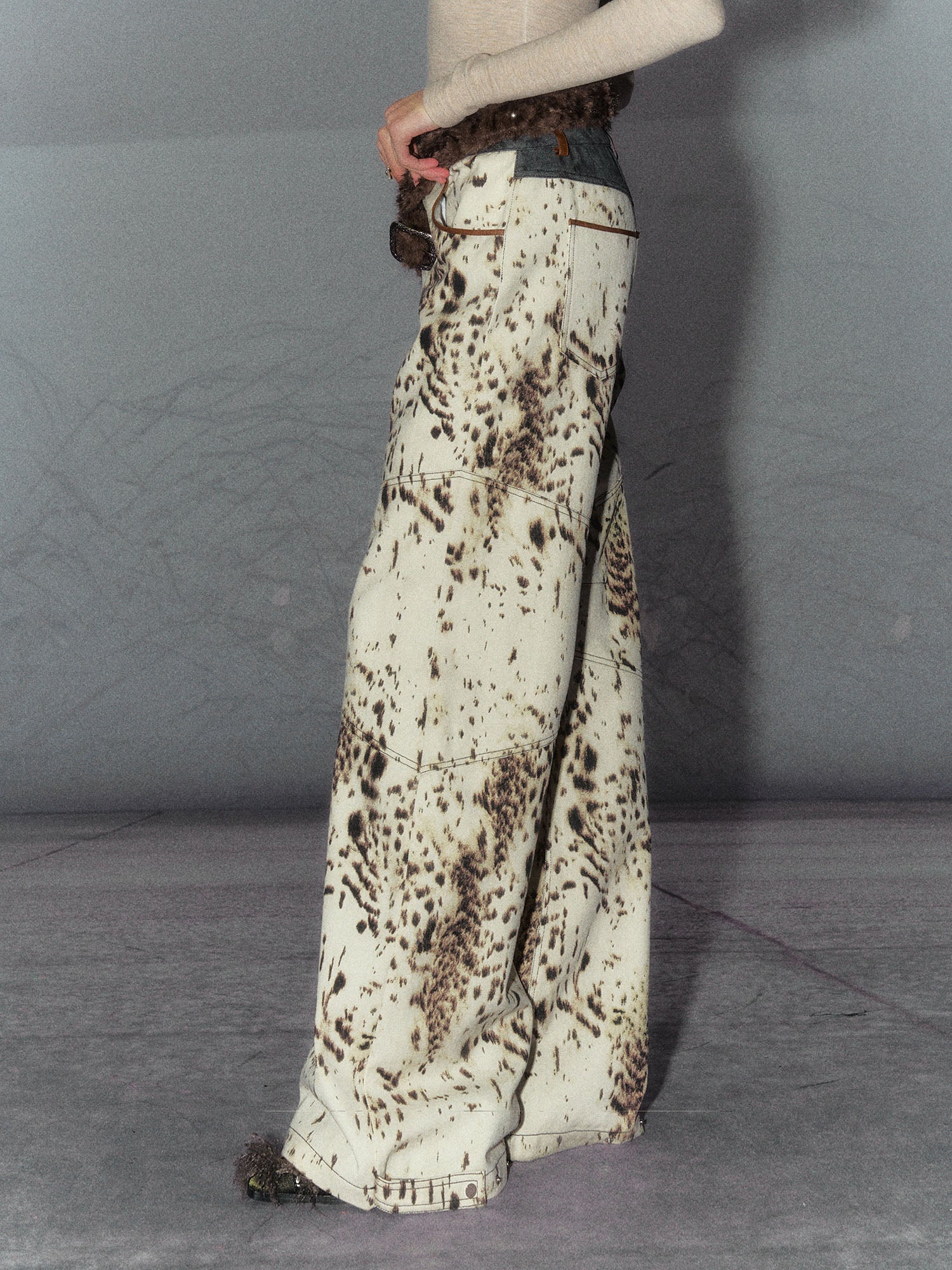 THE NEVERMORE Leopard Full-Print Panel Wide-Leg Pants