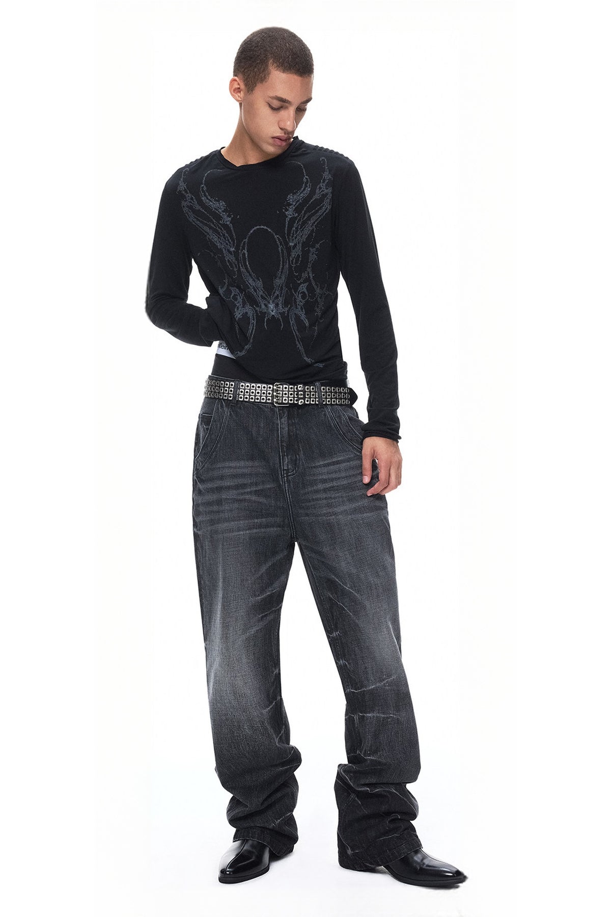 3MODE Oversized Retro Long-Sleeve Tee — full body · Black