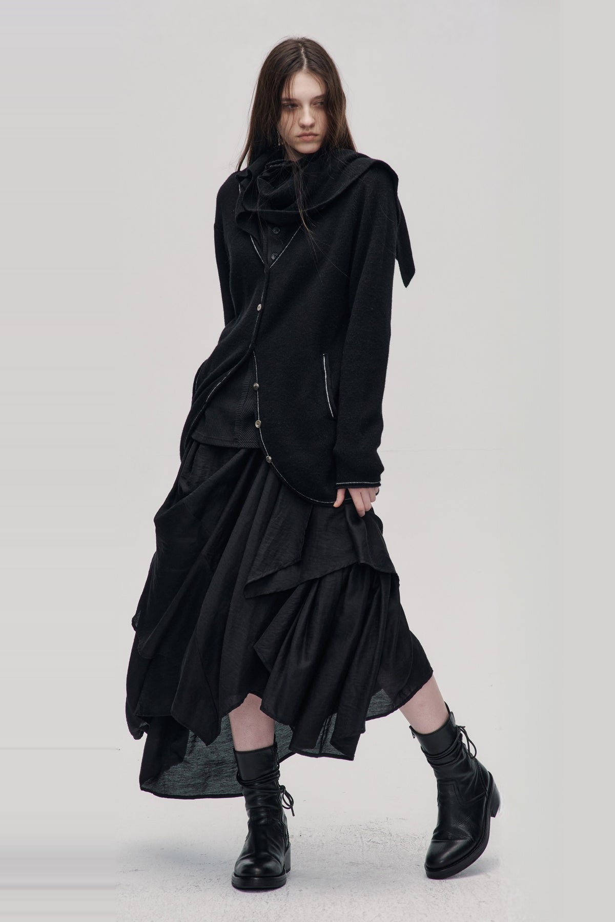 ILNya Nieternite Nifutur Deconstructed Stand-Collar Slim Long-Sleeve Tee — full body
