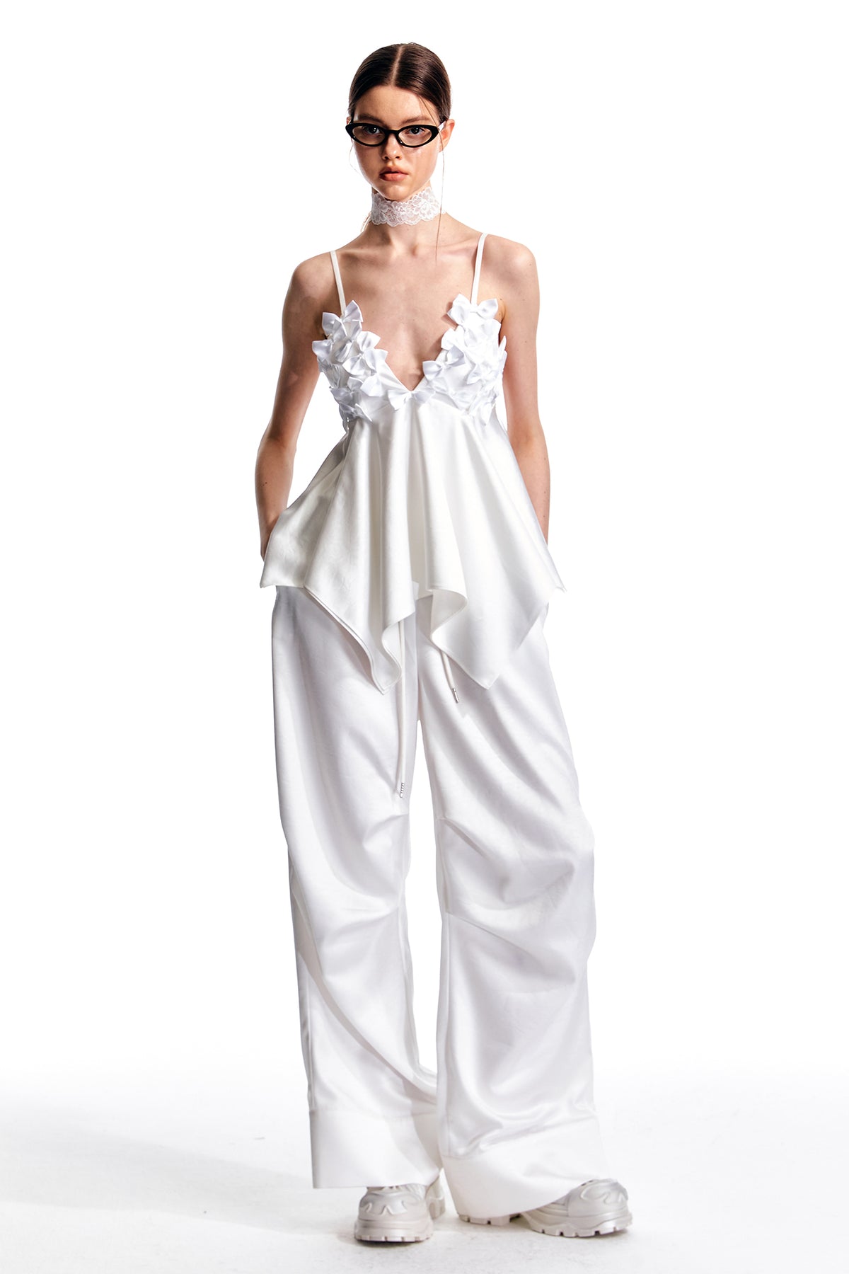ALINNV STUDIO Bow Detail Flared Cami Top