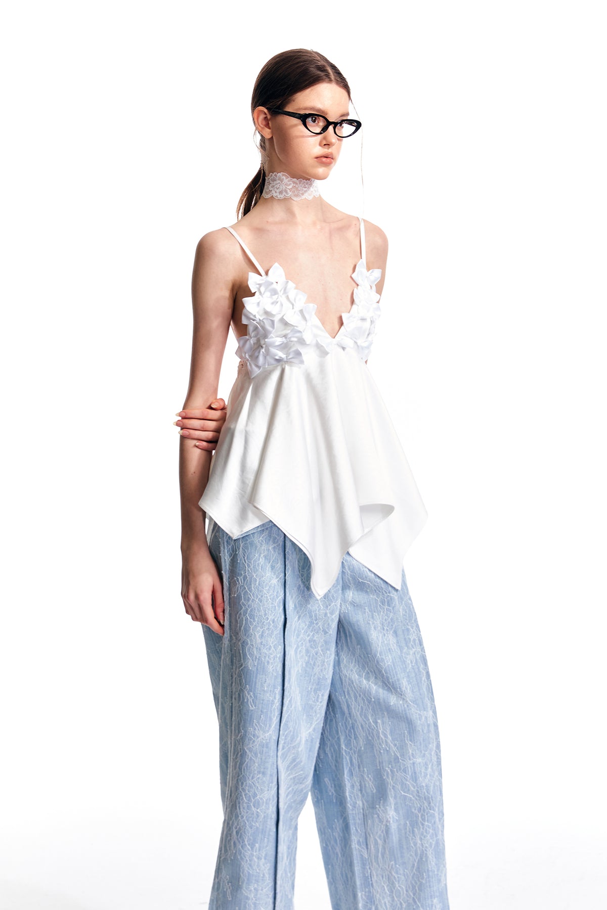 ALINNV STUDIO Bow Detail Flared Cami Top