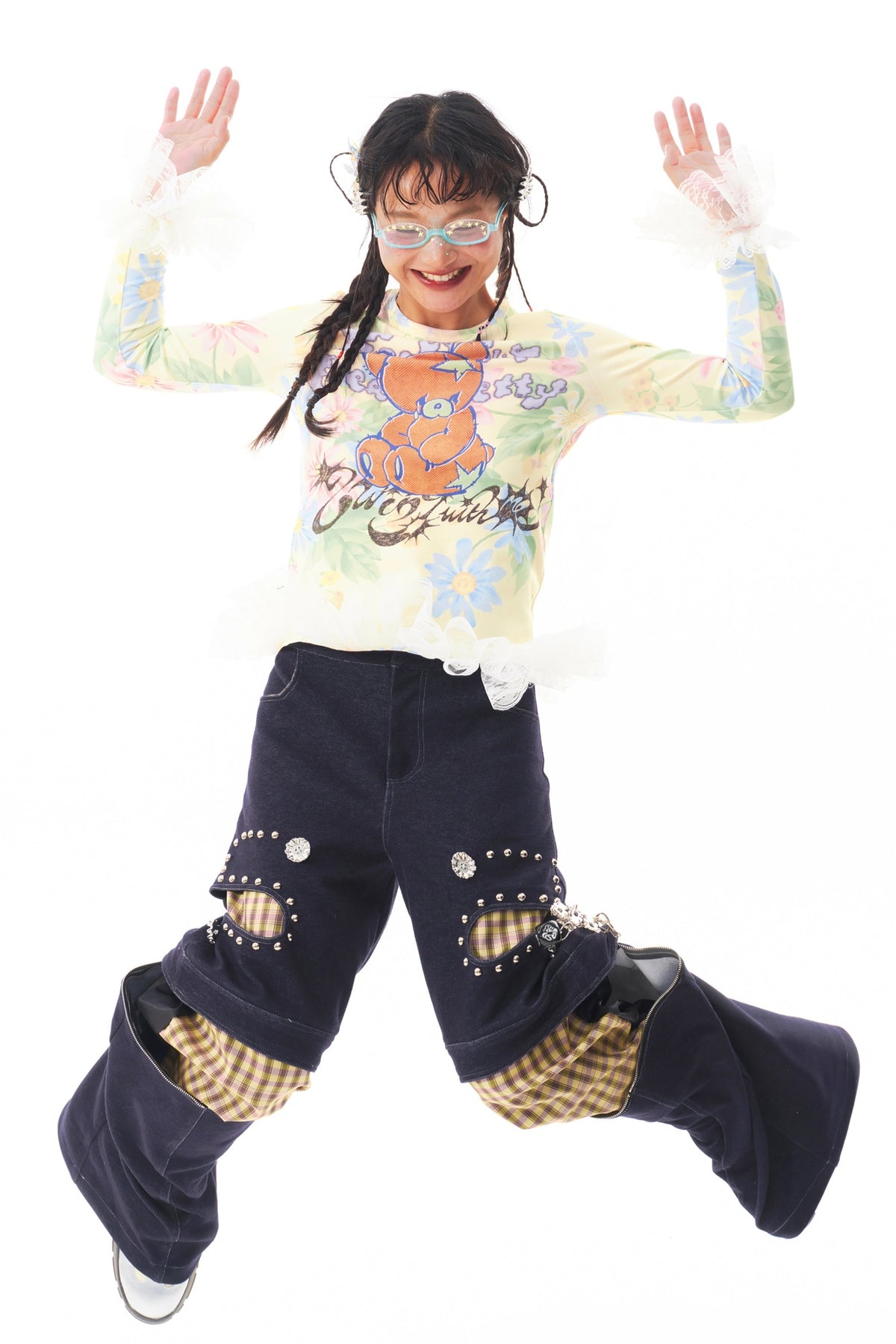 SILLYSIS Bear Graphic Lace-Trim Long-Sleeve Tee — full body